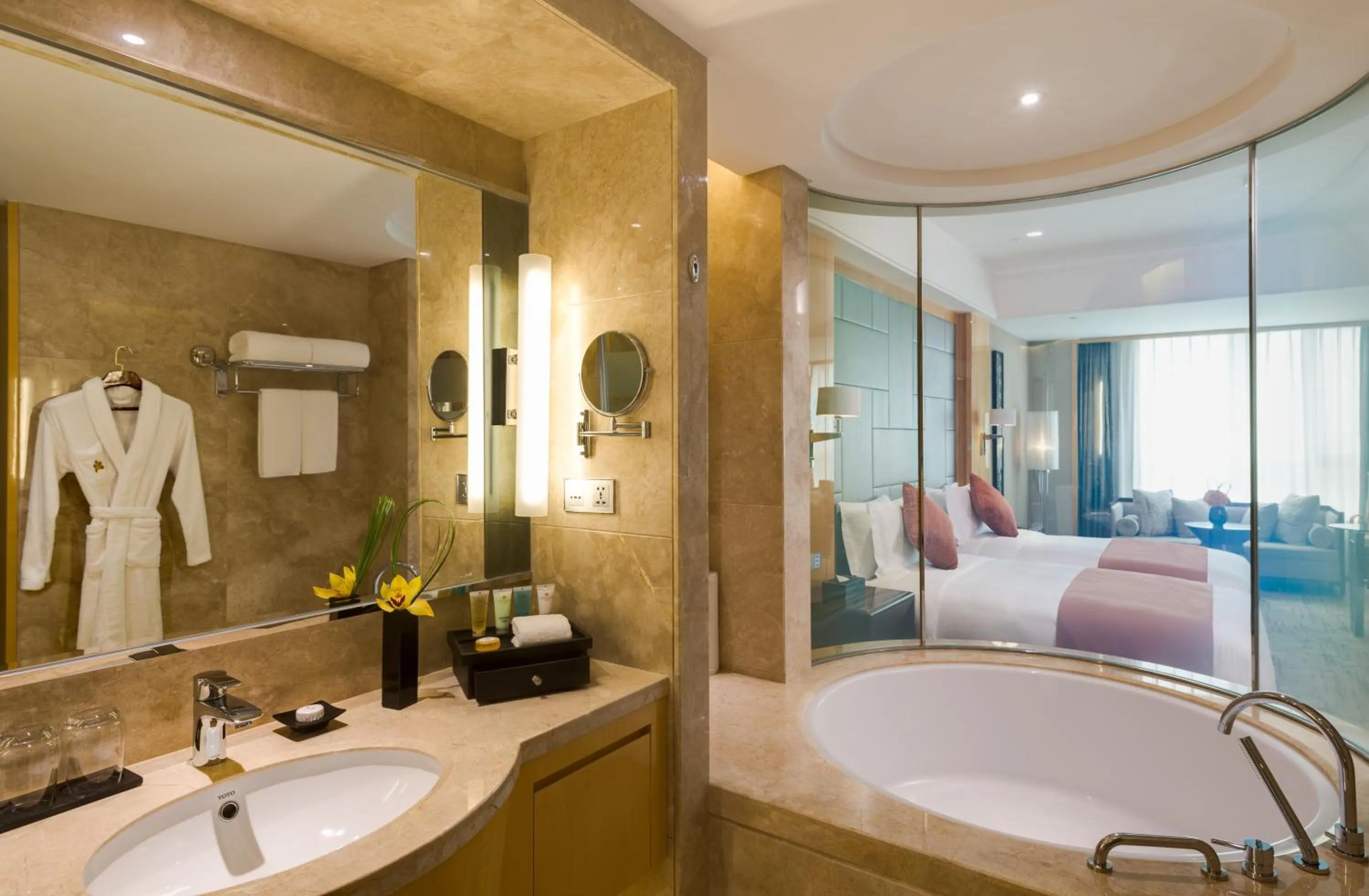 Area and facilities, Bed in Swissôtel Guangzhou