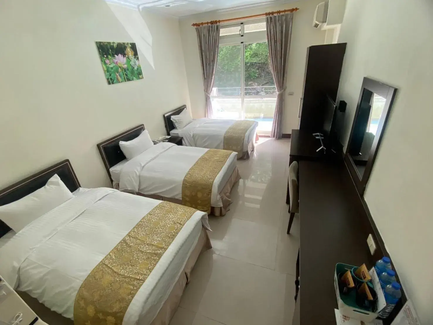 Triple Room with Bathroom in Zen and Pine Resort Triple Room with Bathroom in Zen and Pine Resort