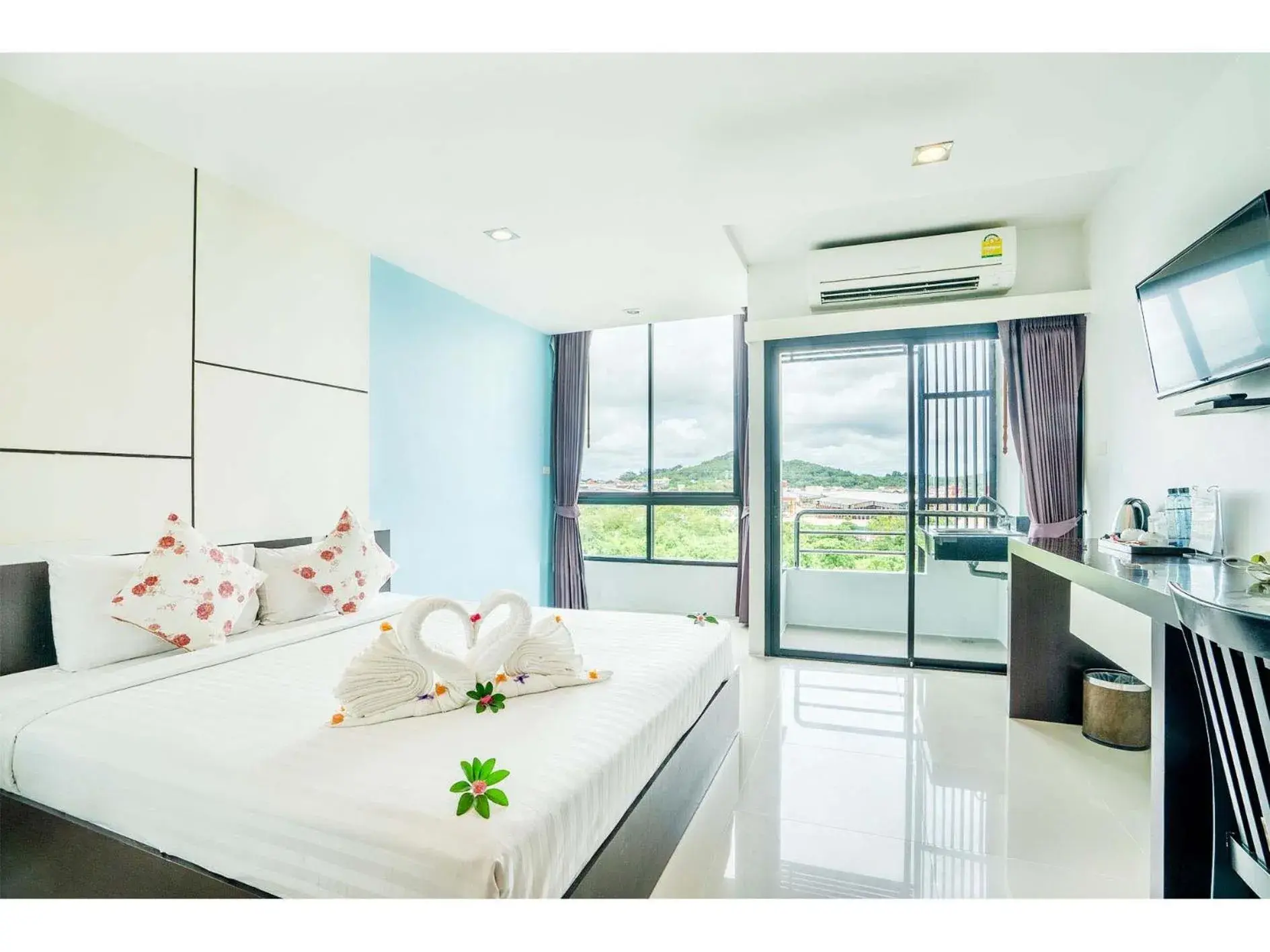 Deluxe Double Room in CA Hotel and Residence Phuket - SHA Extra Plus Deluxe Double Room in CA Hotel and Residence Phuket - SHA Extra Plus