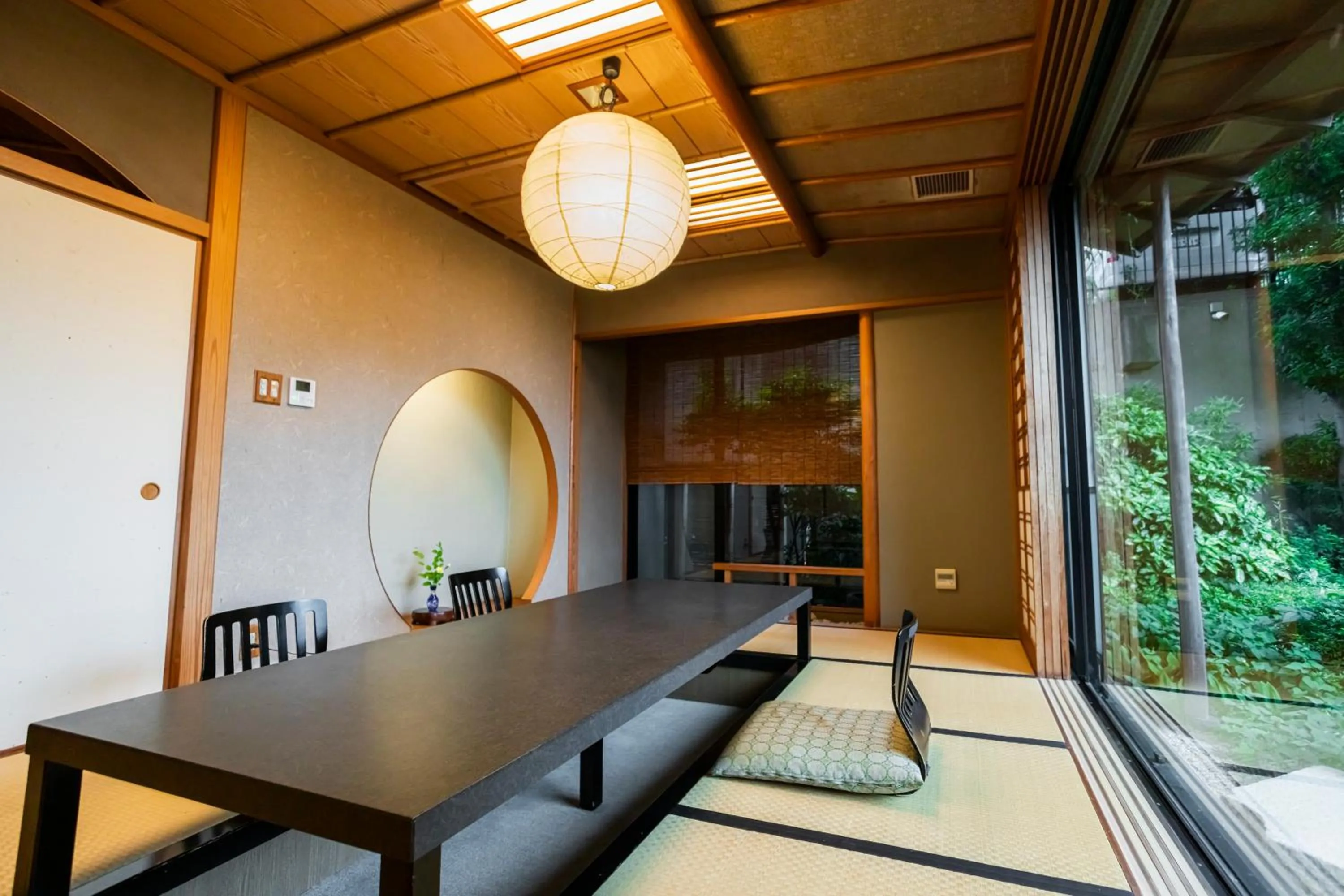 Restaurant/places to eat in Hotel Sanderson