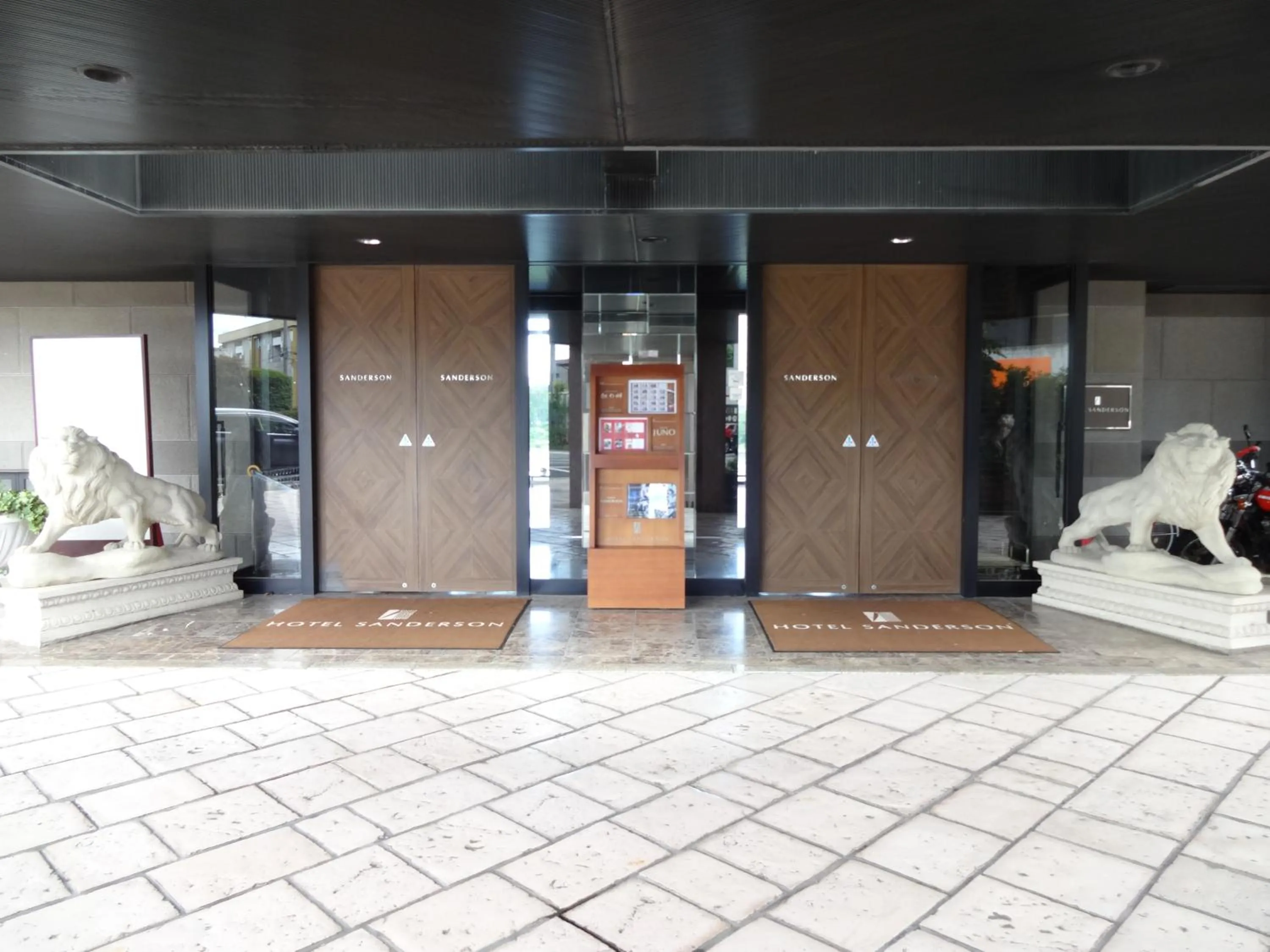 Facade/entrance in Hotel Sanderson