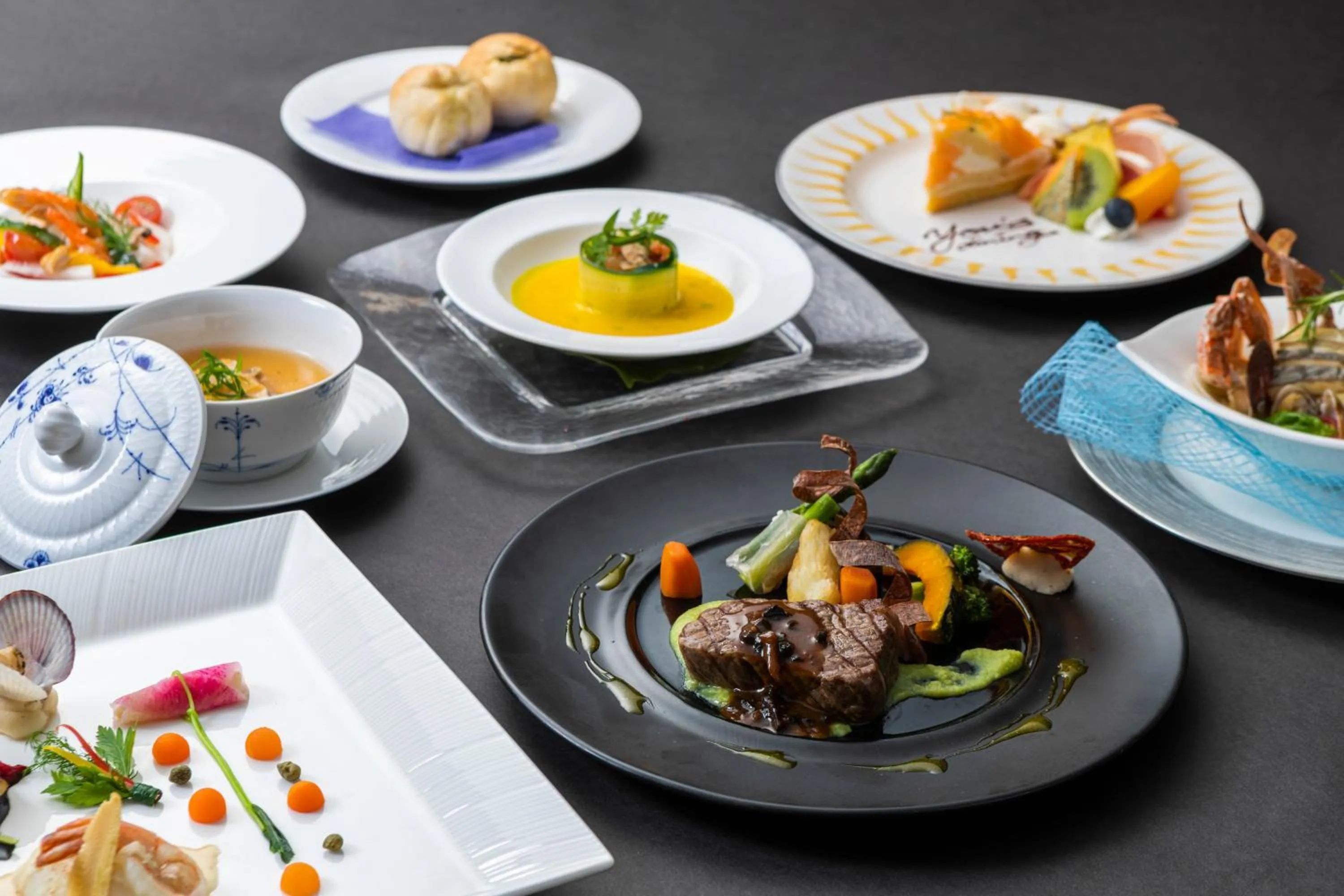 Restaurant/places to eat in Hotel Sanderson