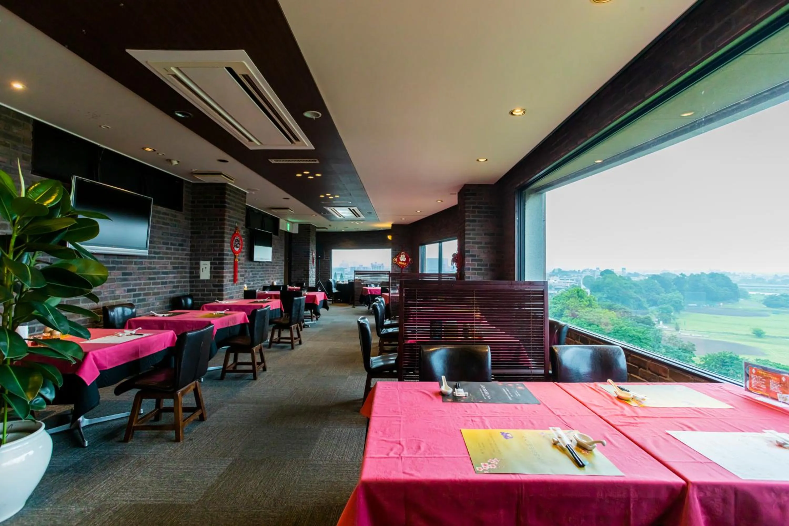 Restaurant/places to eat in Hotel Sanderson