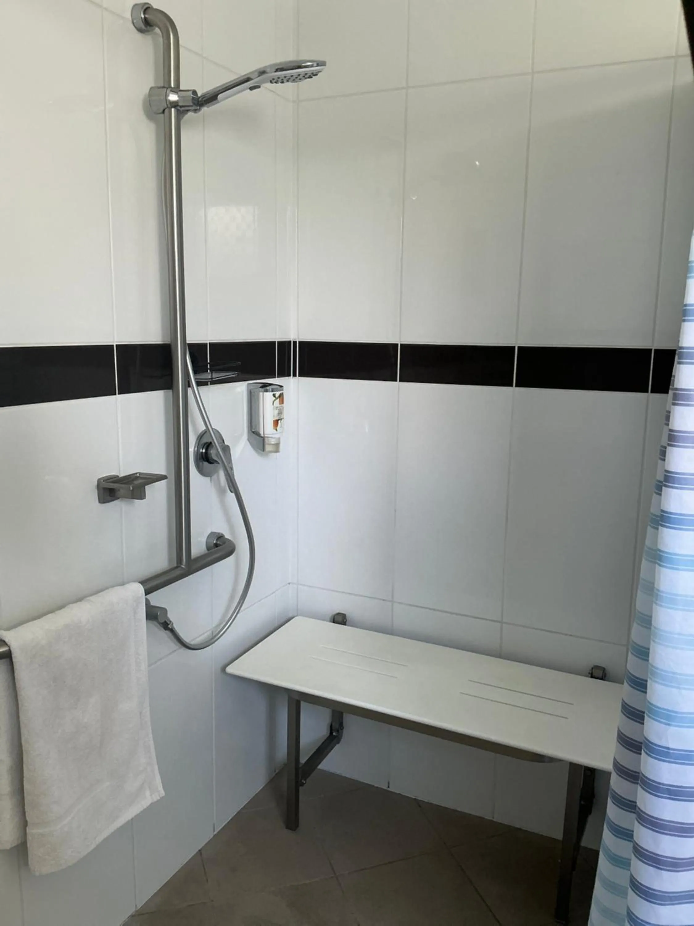 Moore Park Beach Inn