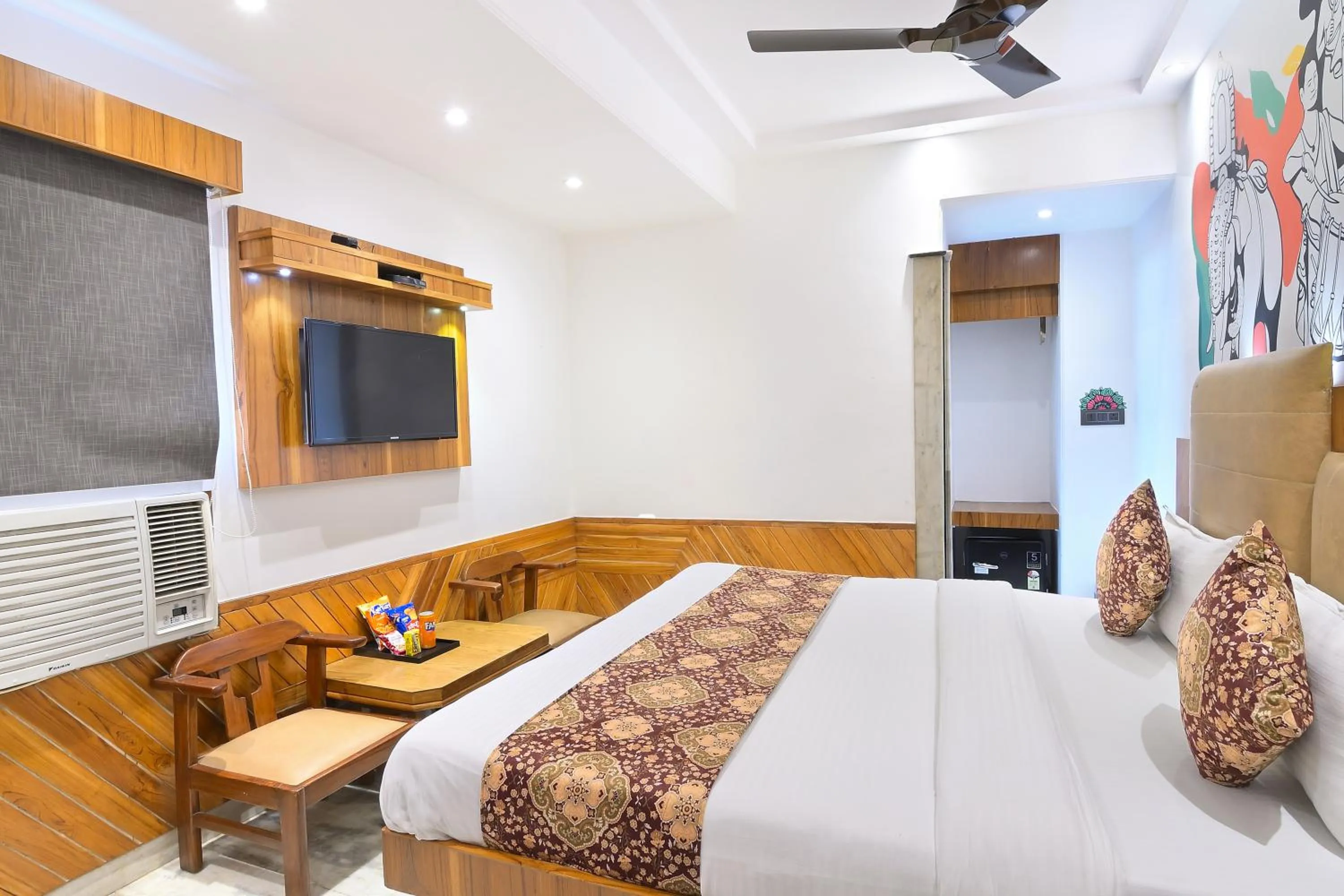 Deluxe Double Room in Natraj Yes Please -New Delhi