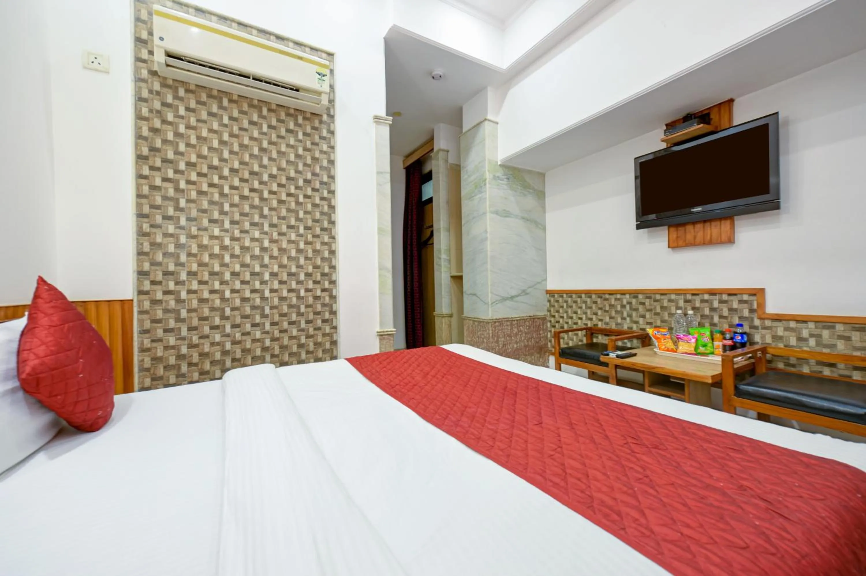 Bedroom, Bed in Natraj Yes Please -New Delhi