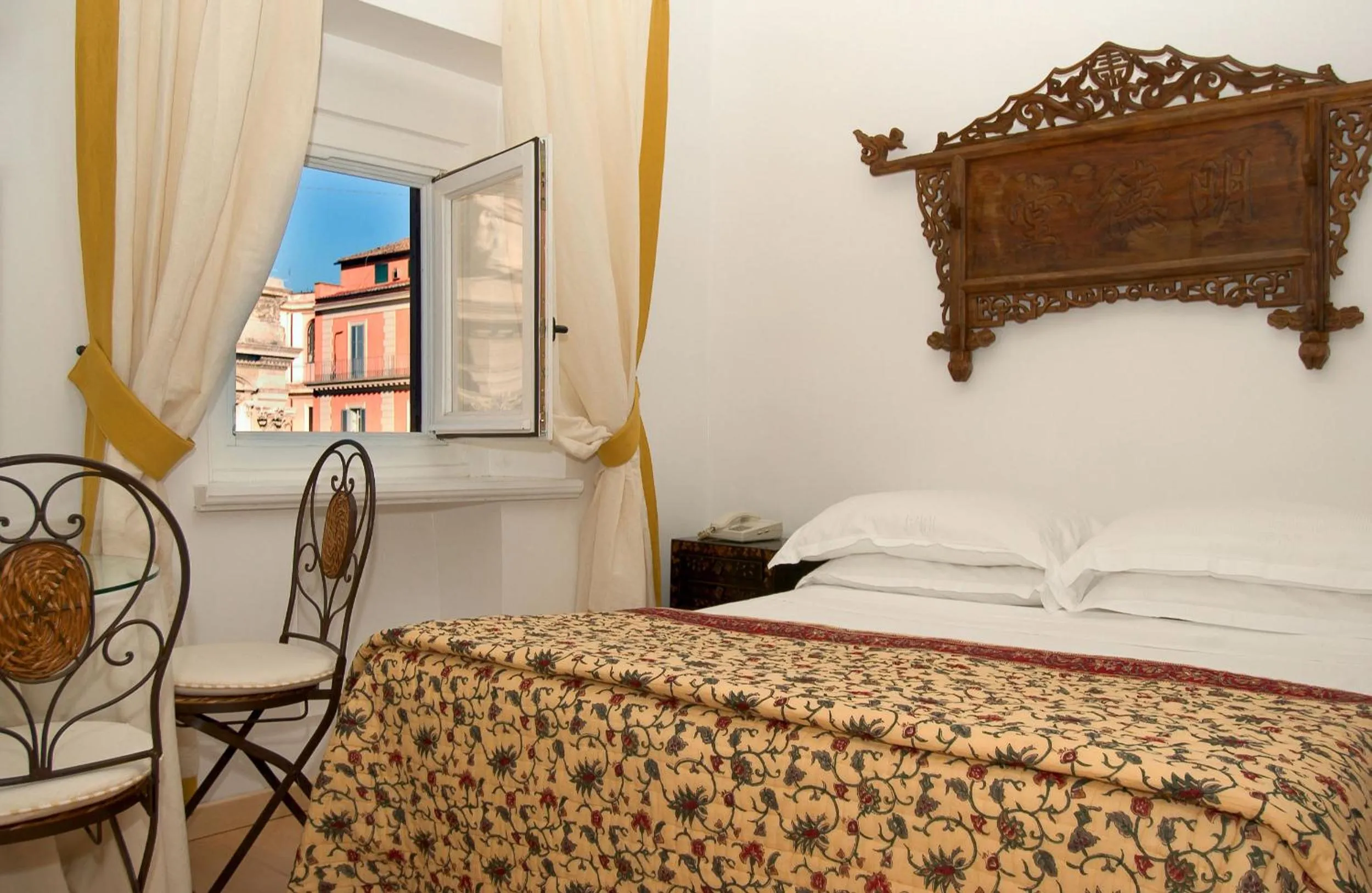 Bed in Hotel Fontana