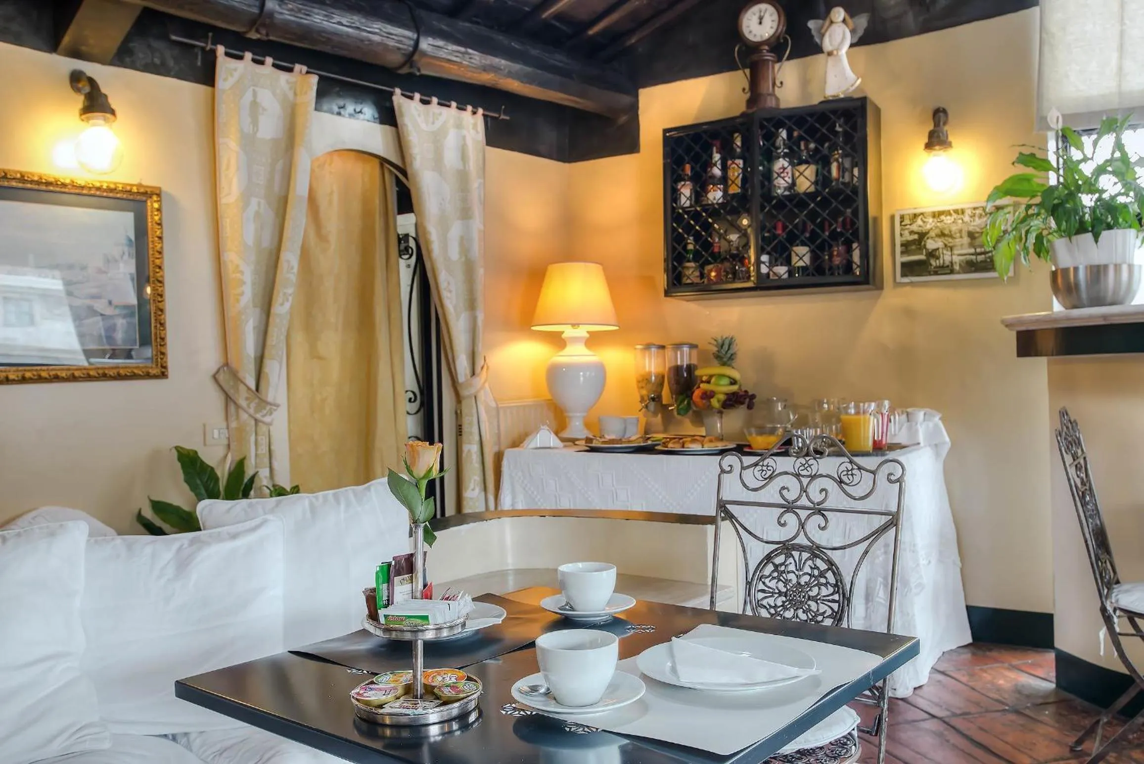 Lounge or bar in Hotel Fontana