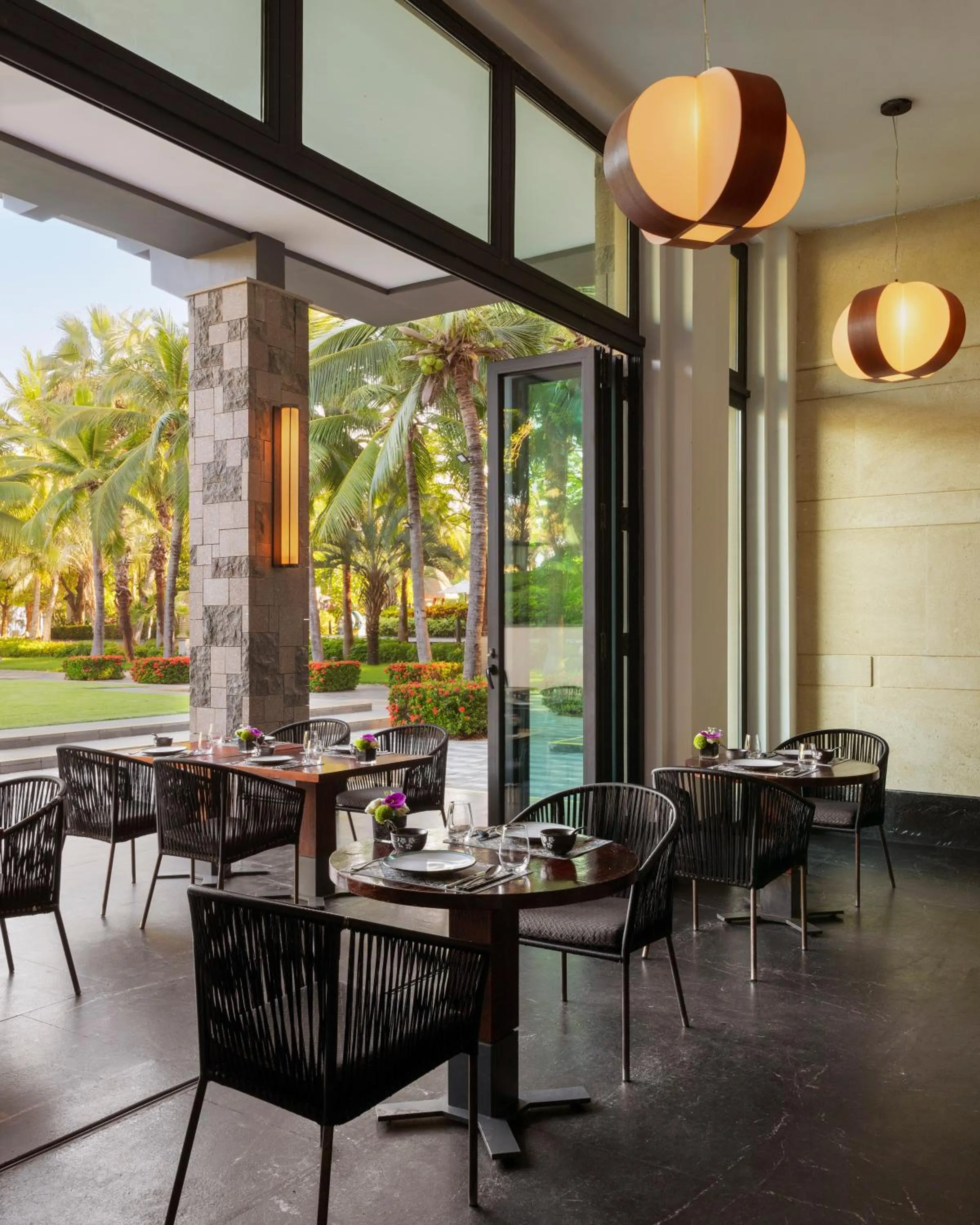 Restaurant/places to eat in Raffles Hainan Clear Water Bay