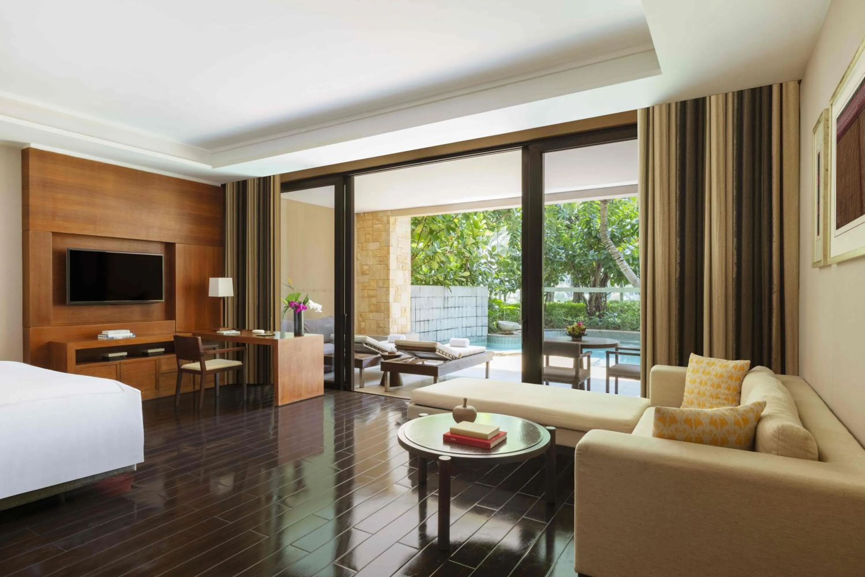 TV and multimedia, Bed in Raffles Hainan Clear Water Bay