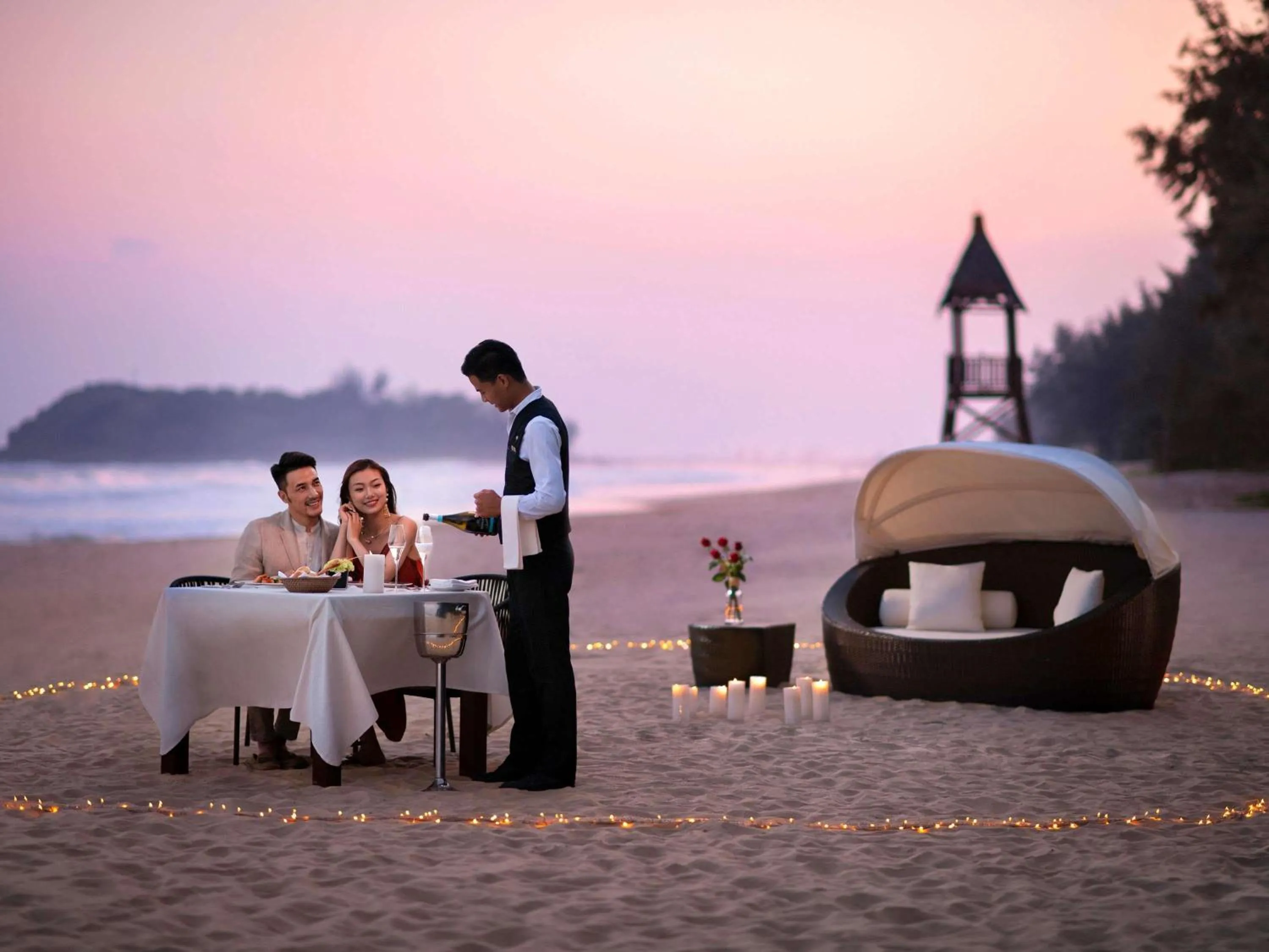 wedding in Raffles Hainan Clear Water Bay