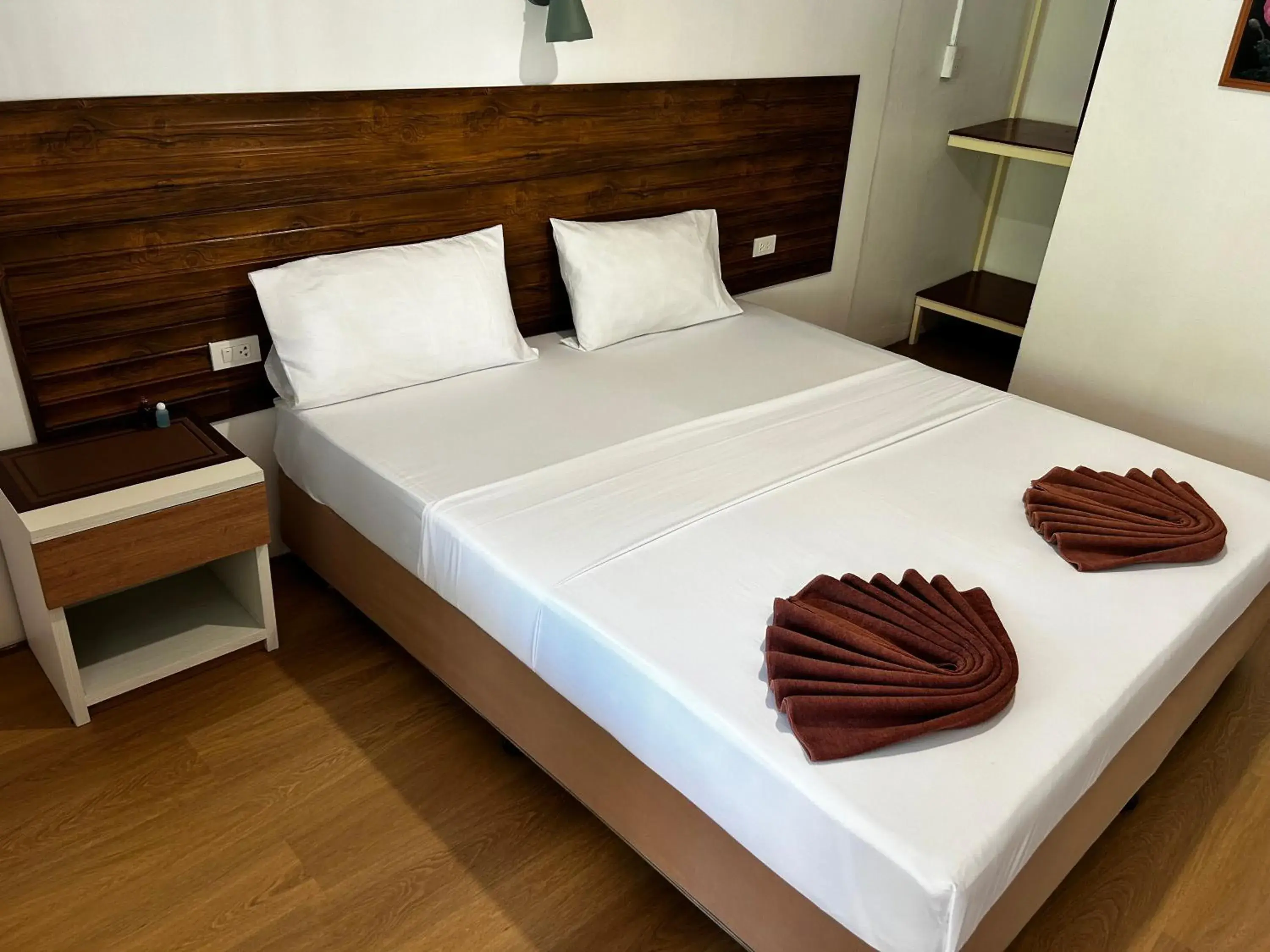 Budget Double Room with Fan in Coco's Guest House Budget Double Room with Fan in Coco's Guest House