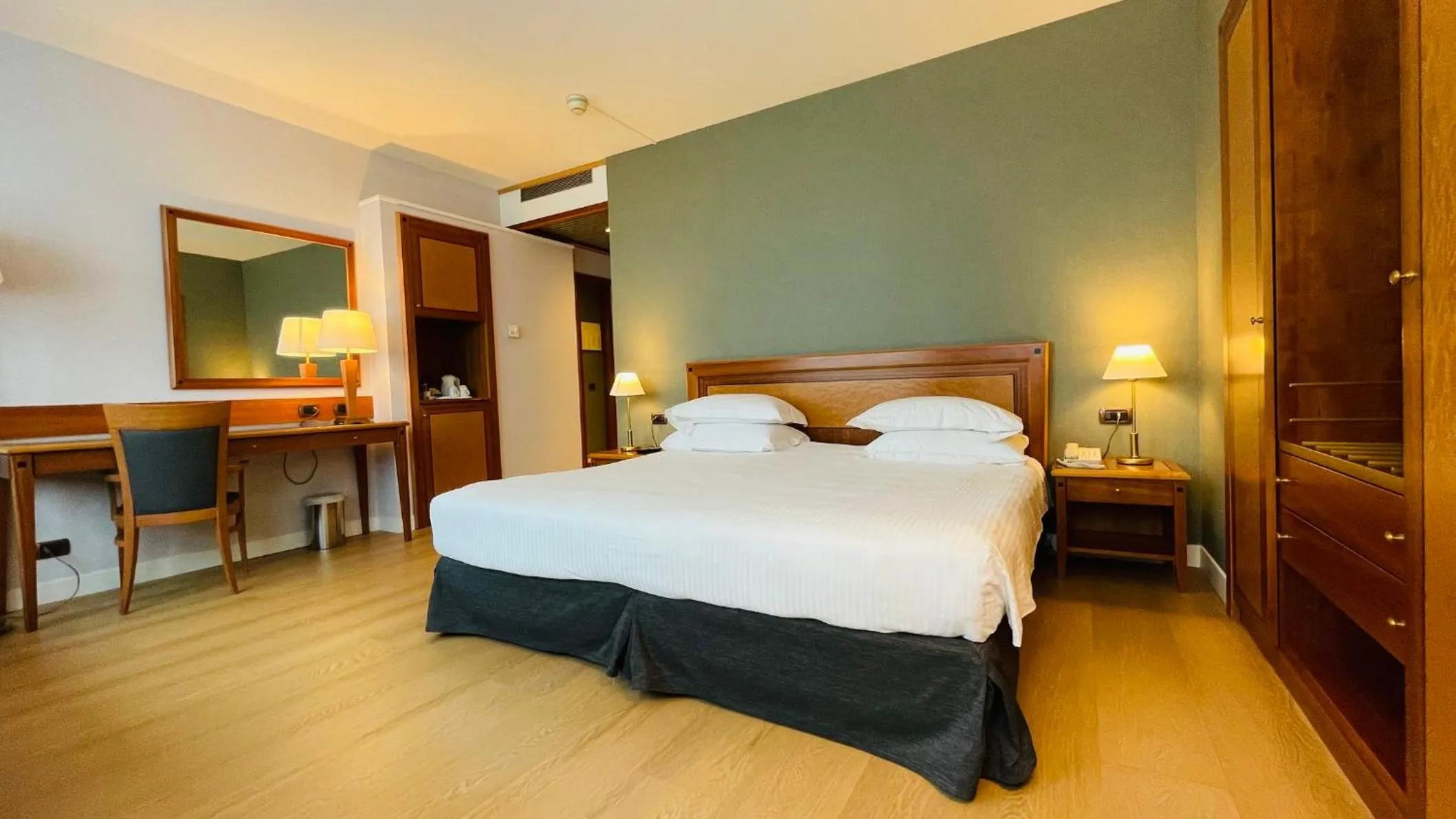 Photo of the whole room, Bed in Crowne Plaza Milan Linate by IHG