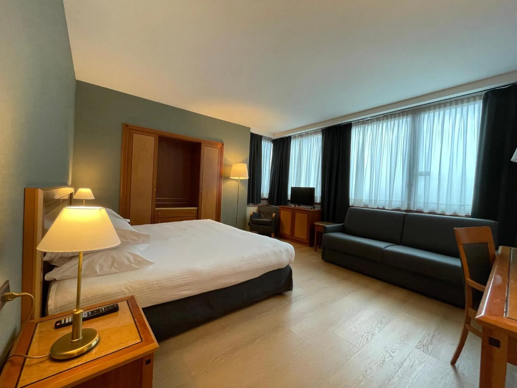 Photo of the whole room, Bed in Crowne Plaza Milan Linate by IHG