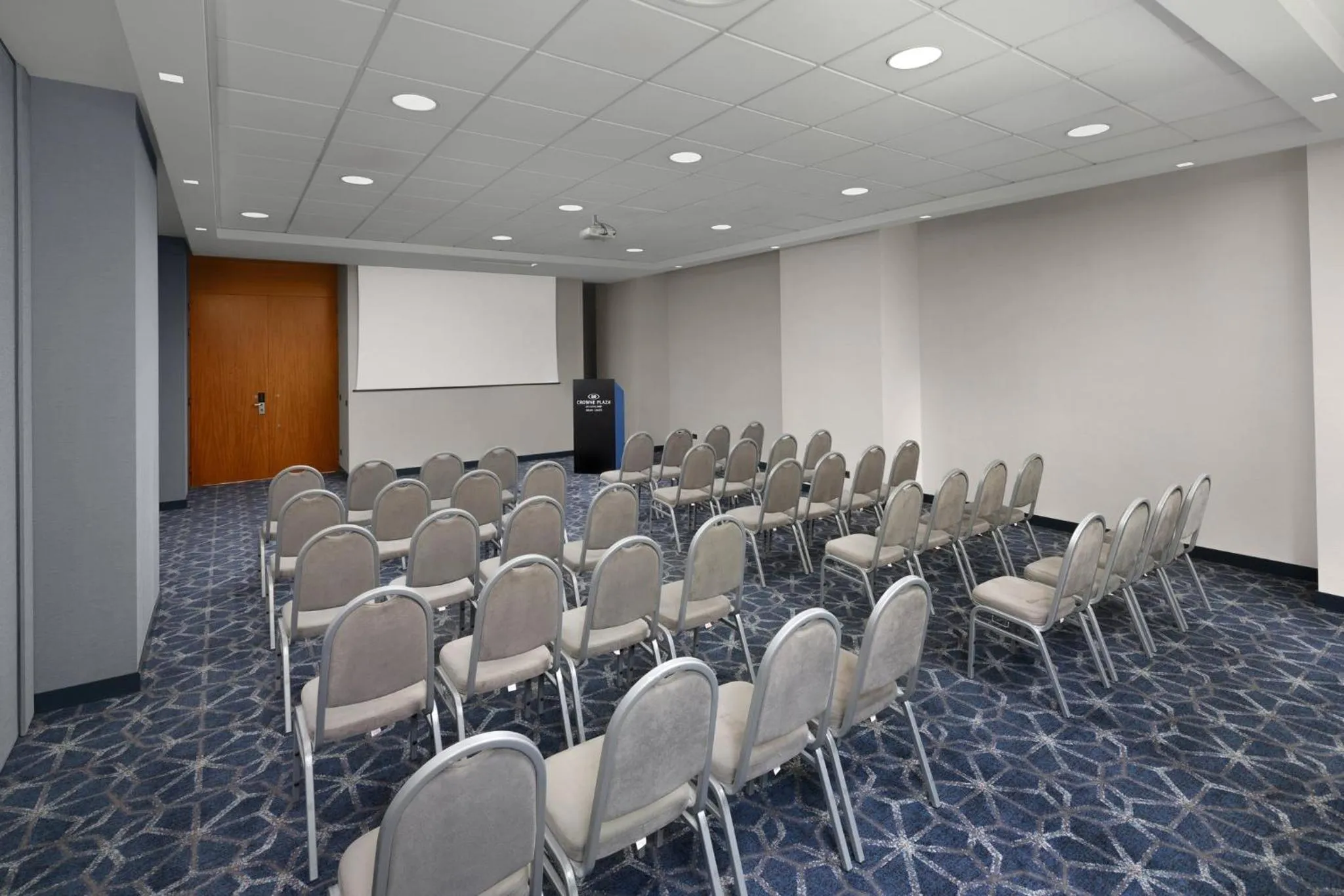Meeting/conference room in Crowne Plaza Milan Linate by IHG