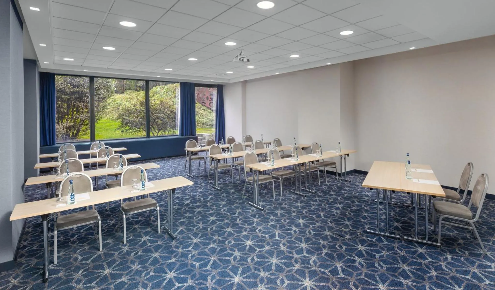 Meeting/conference room in Crowne Plaza Milan Linate by IHG