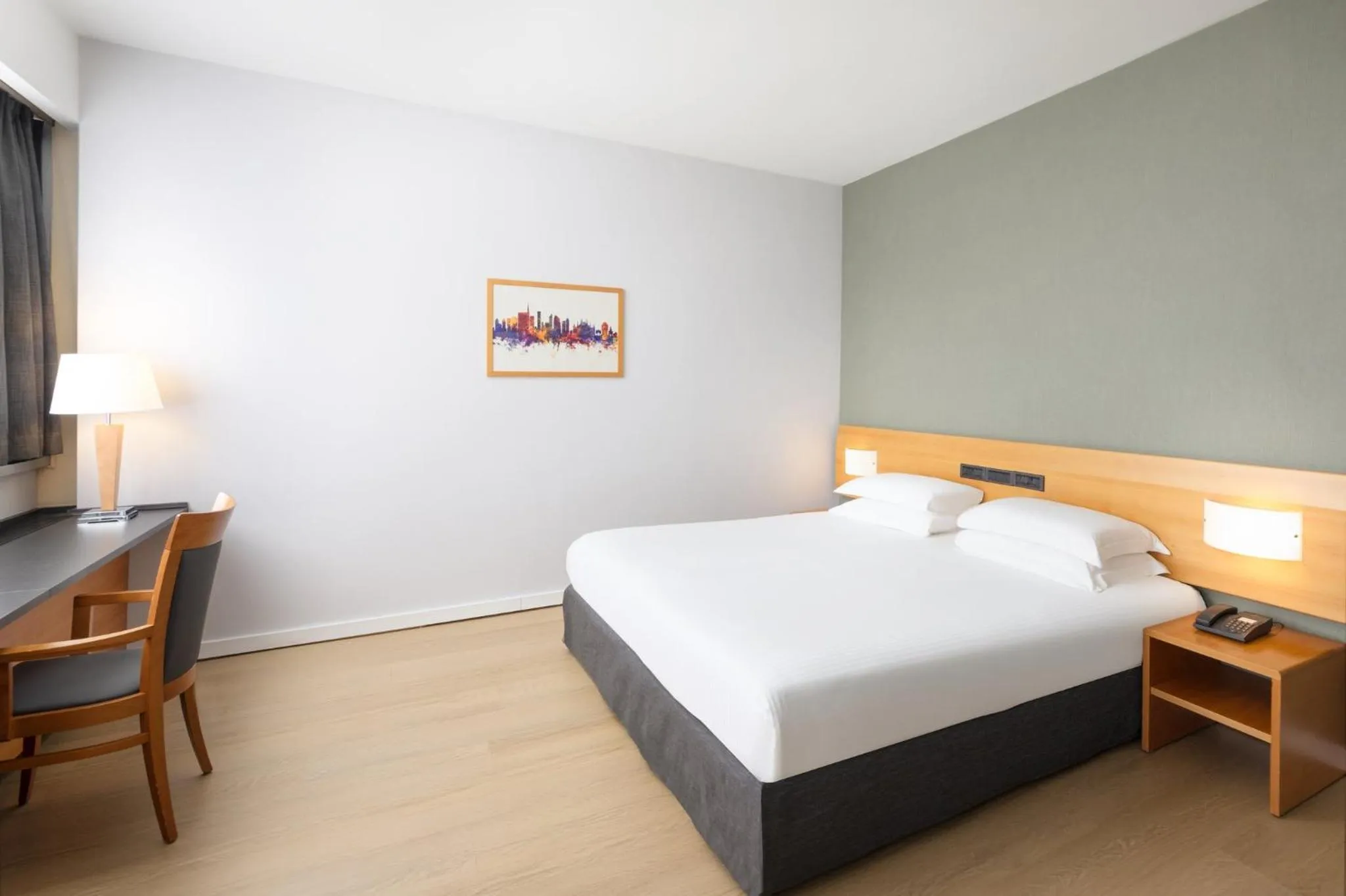 Photo of the whole room, Bed in Crowne Plaza Milan Linate by IHG