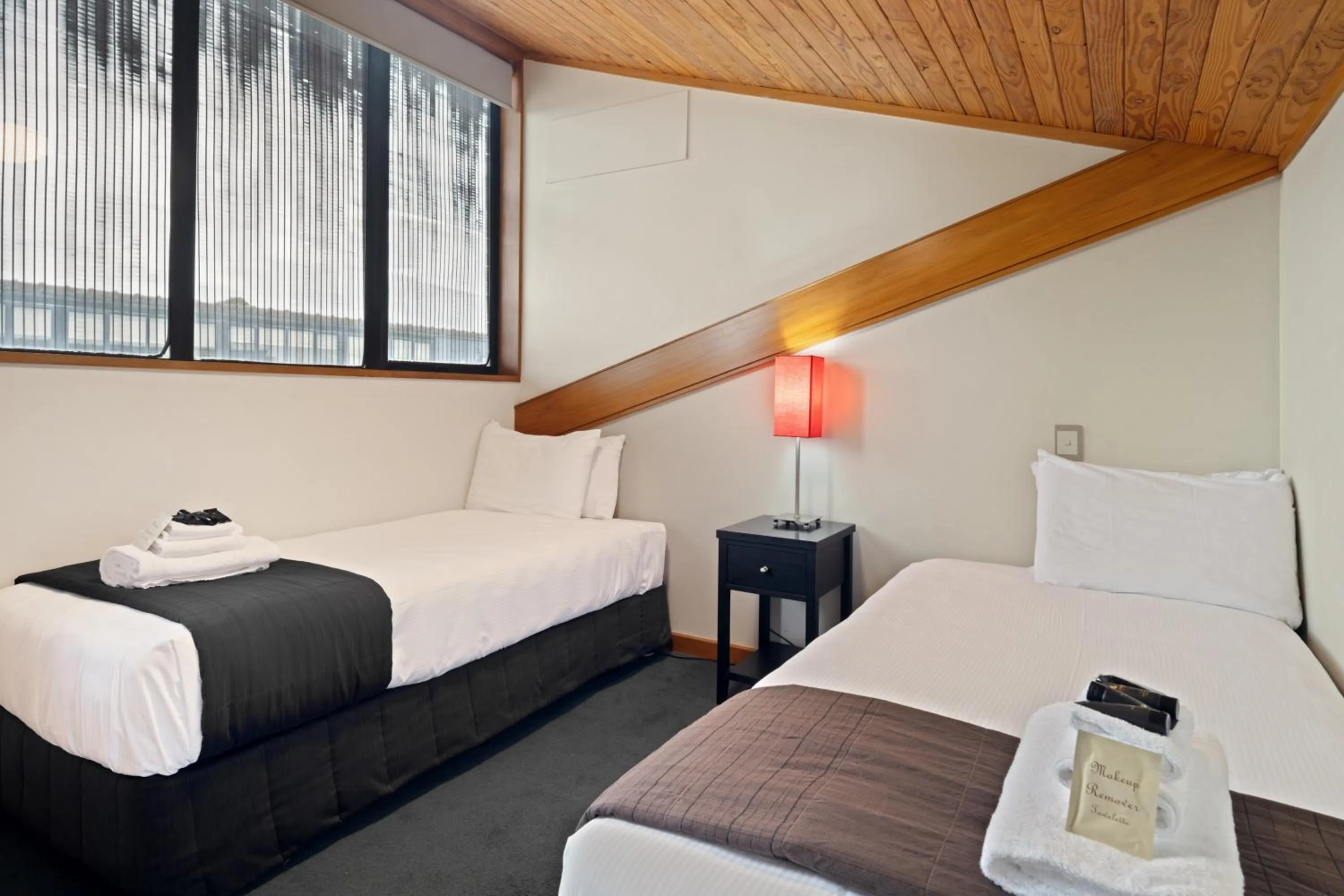 Bed in Riverside Hotel Marlborough