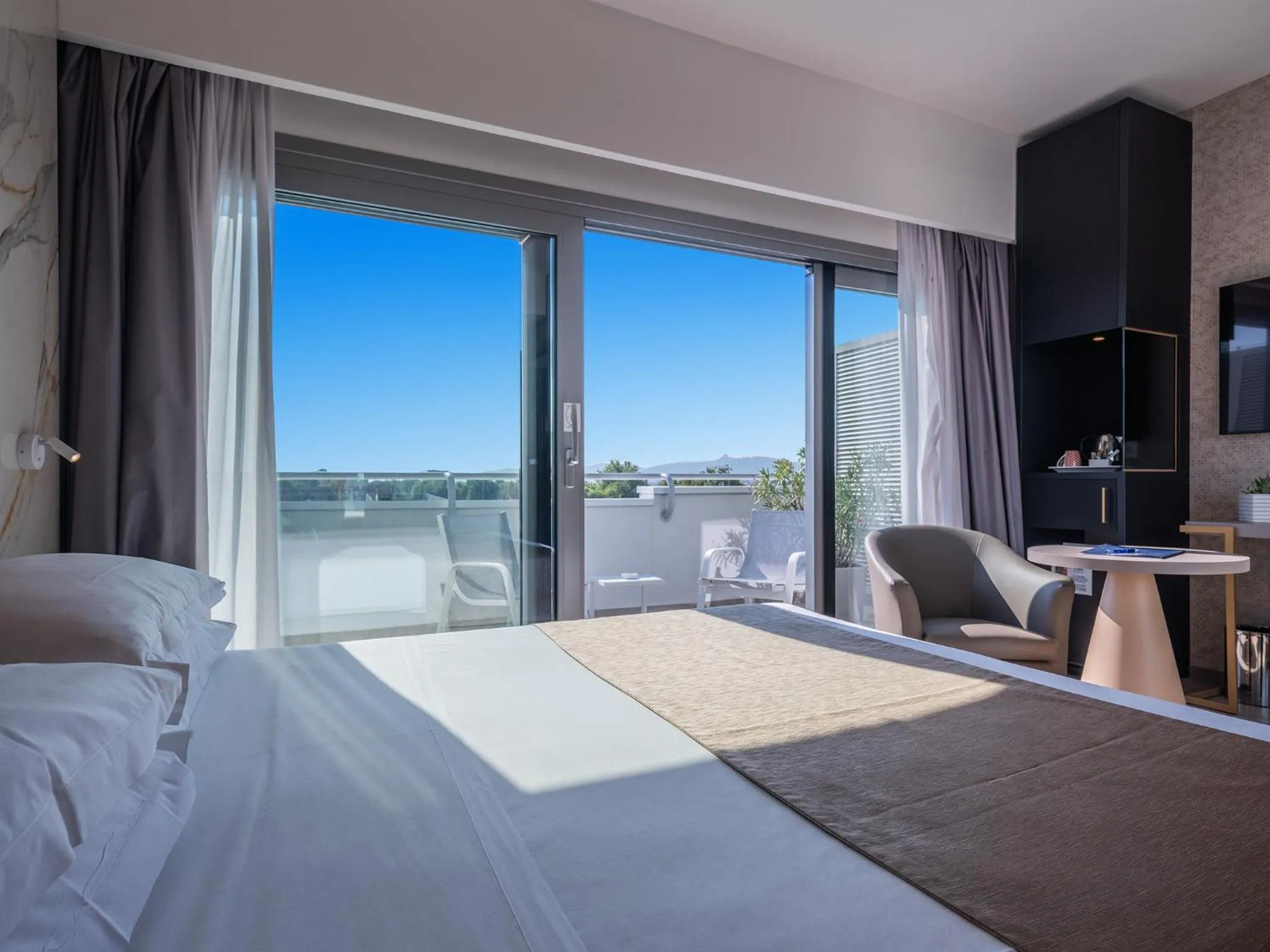 Bedroom, Bed in Hotel Bologna Airport