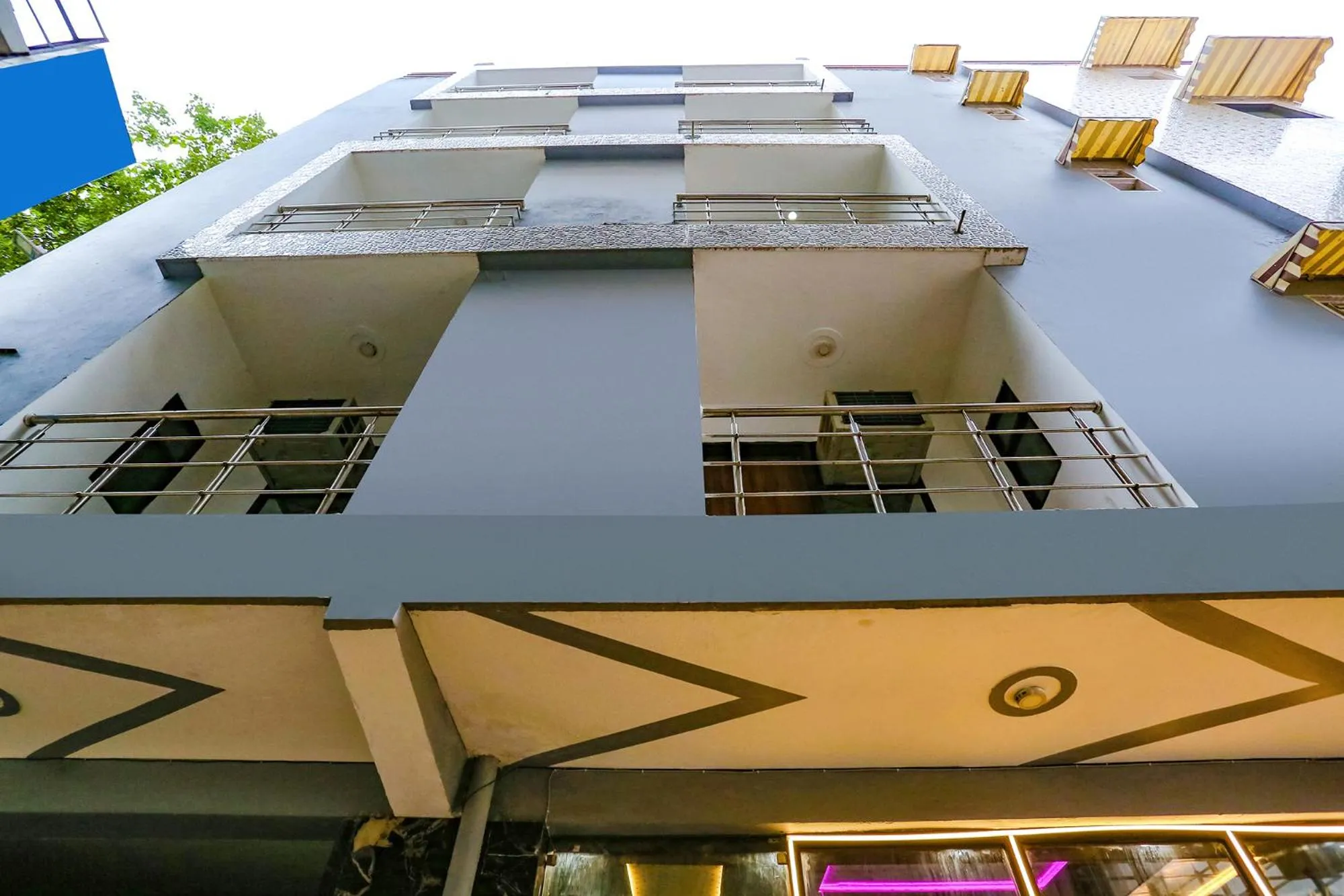 Property building in Via Mirage - Nr IGI Airport New Delhi