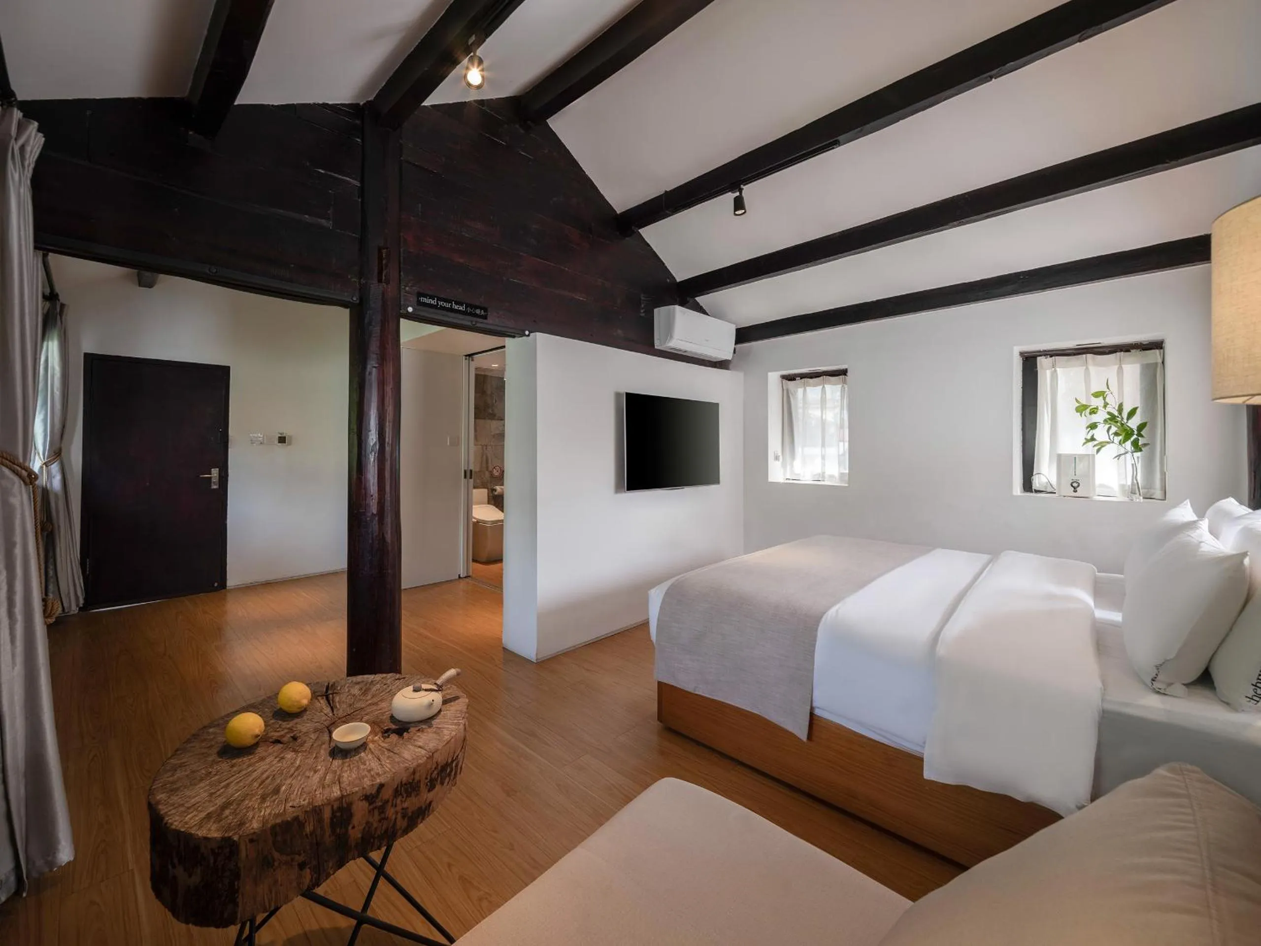 TV and multimedia, Bed in The Bivou Lijiang