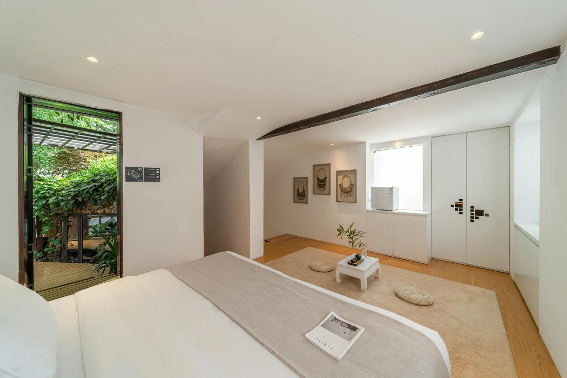 Garden view, Bed in The Bivou Lijiang