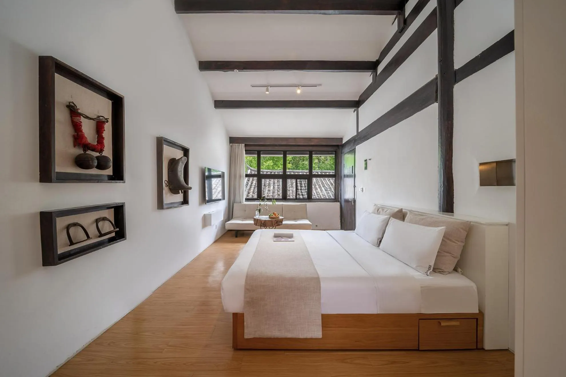 Photo of the whole room, Bed in The Bivou Lijiang