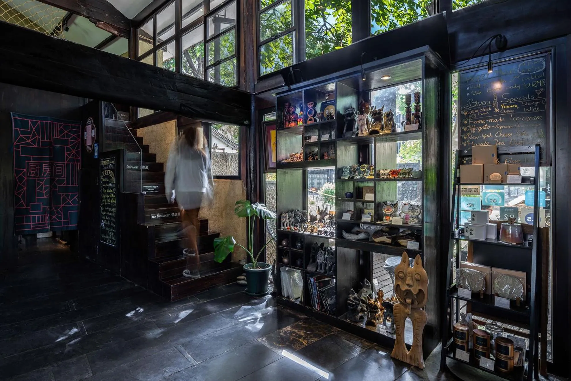 Lobby or reception in The Bivou Lijiang