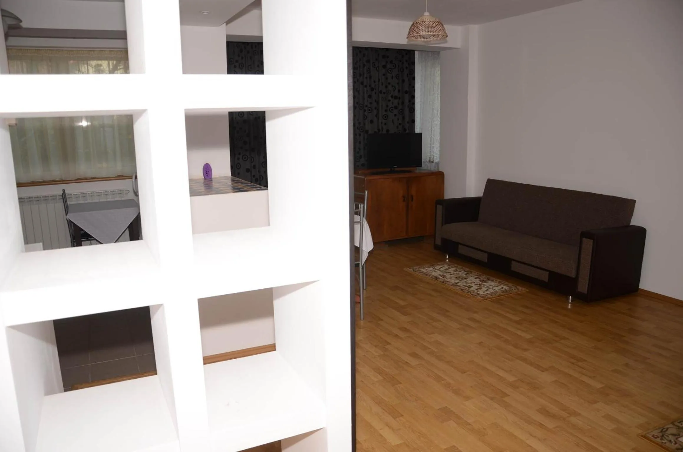 Decorative detail in Apart La Cave