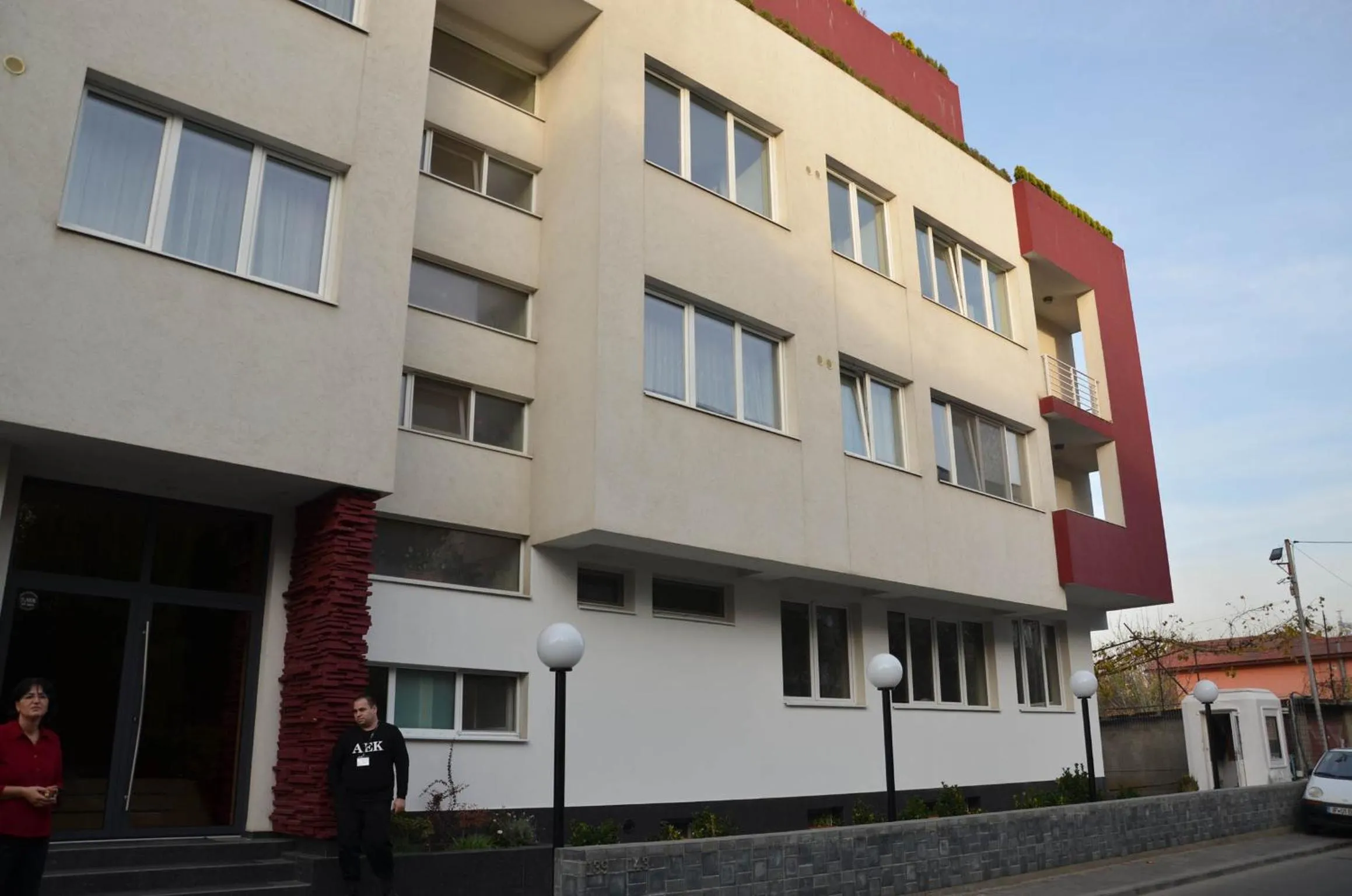 Facade/entrance in Apart La Cave