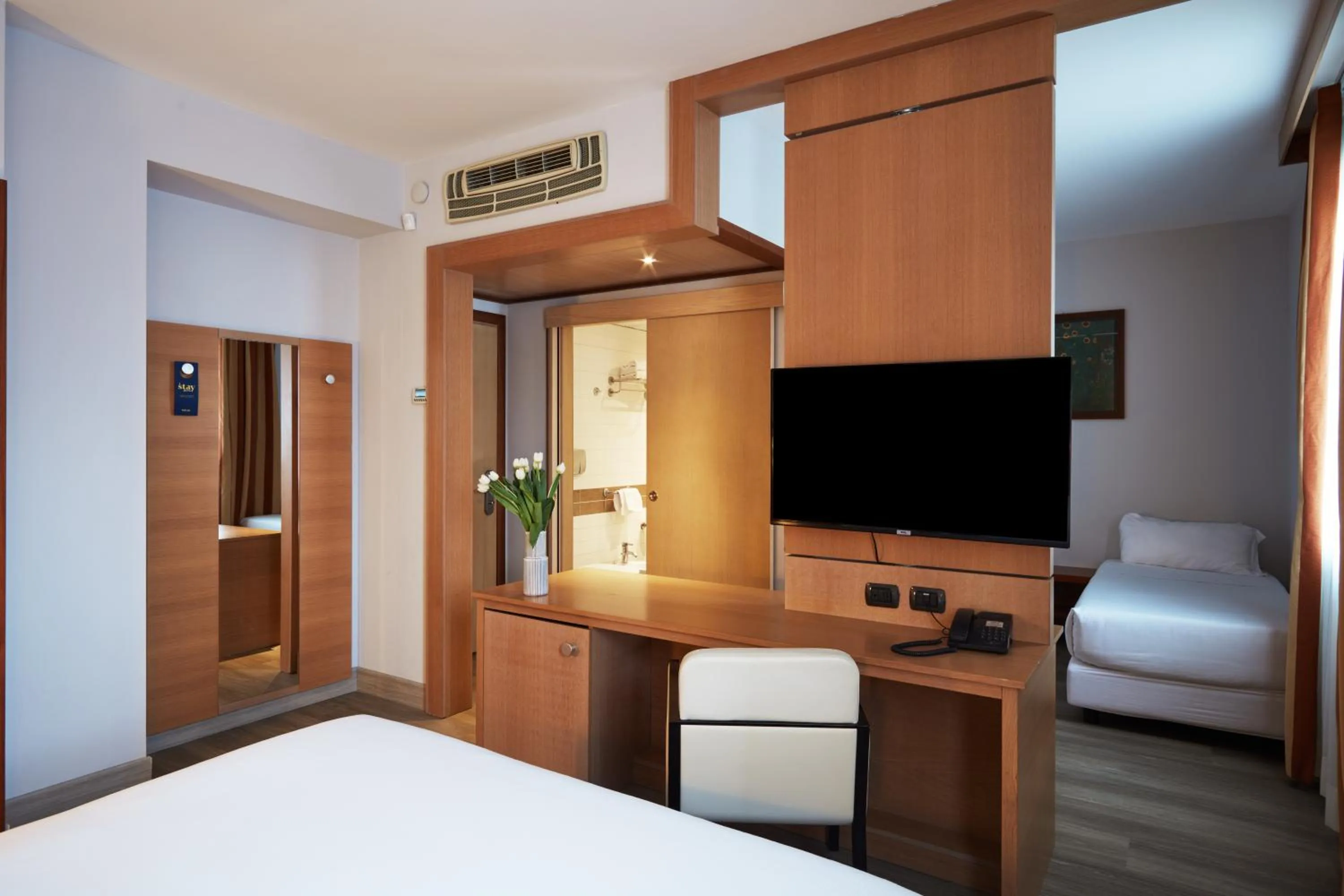 Photo of the whole room, Bed in Belstay Roma Aurelia