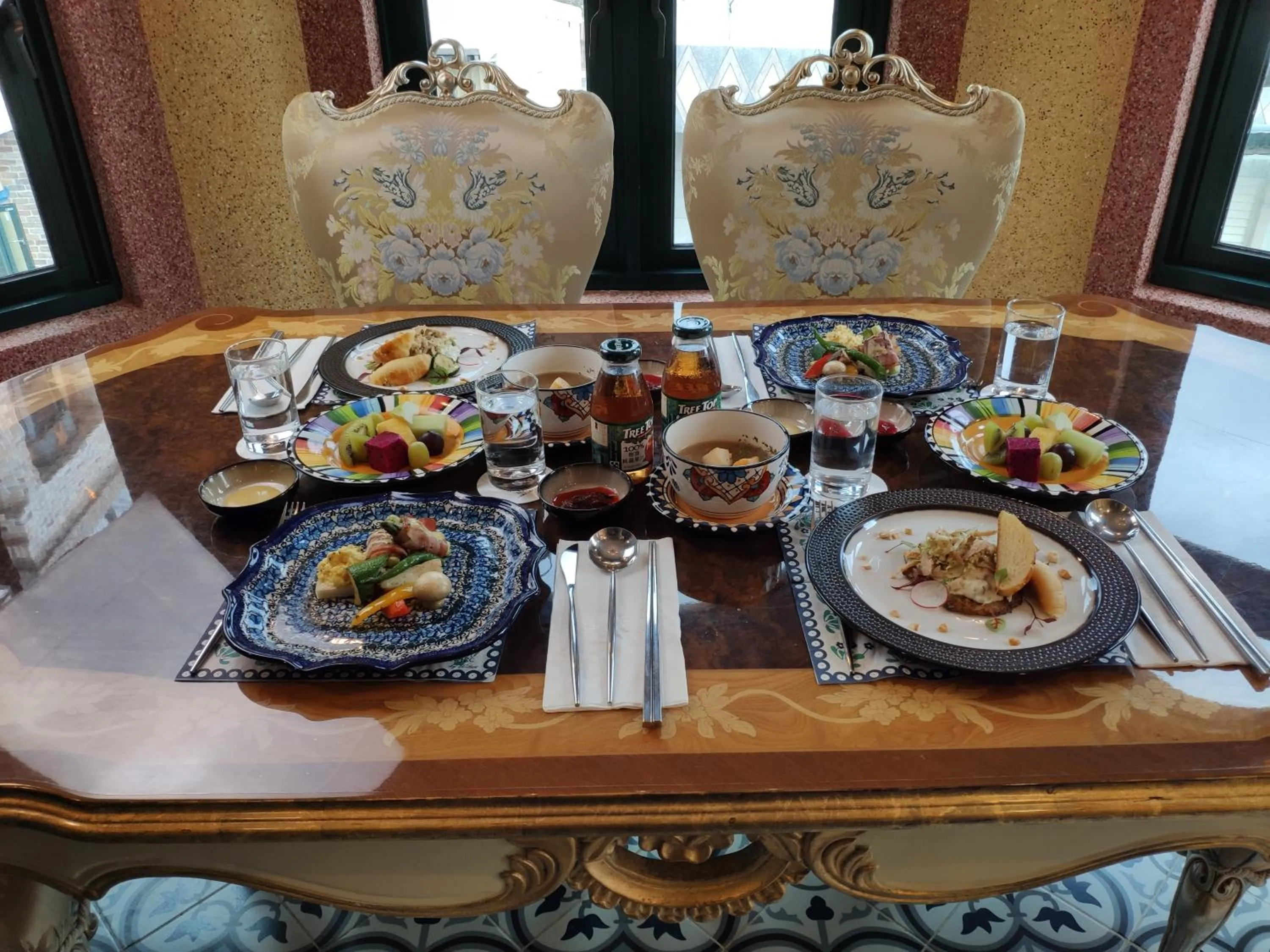 Breakfast in Hotel Moon