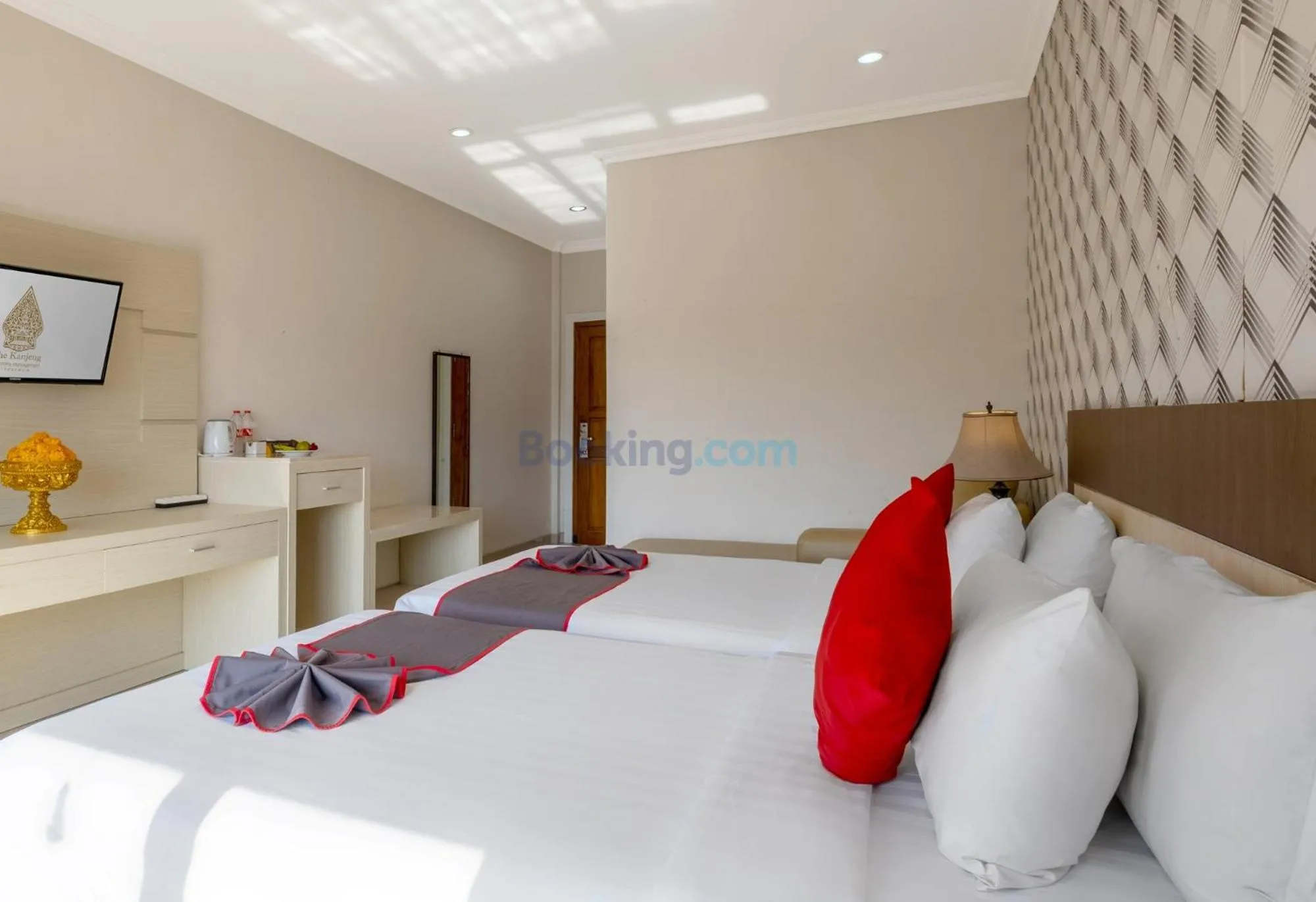 Bed in The Kanjeng Hotel Kuta