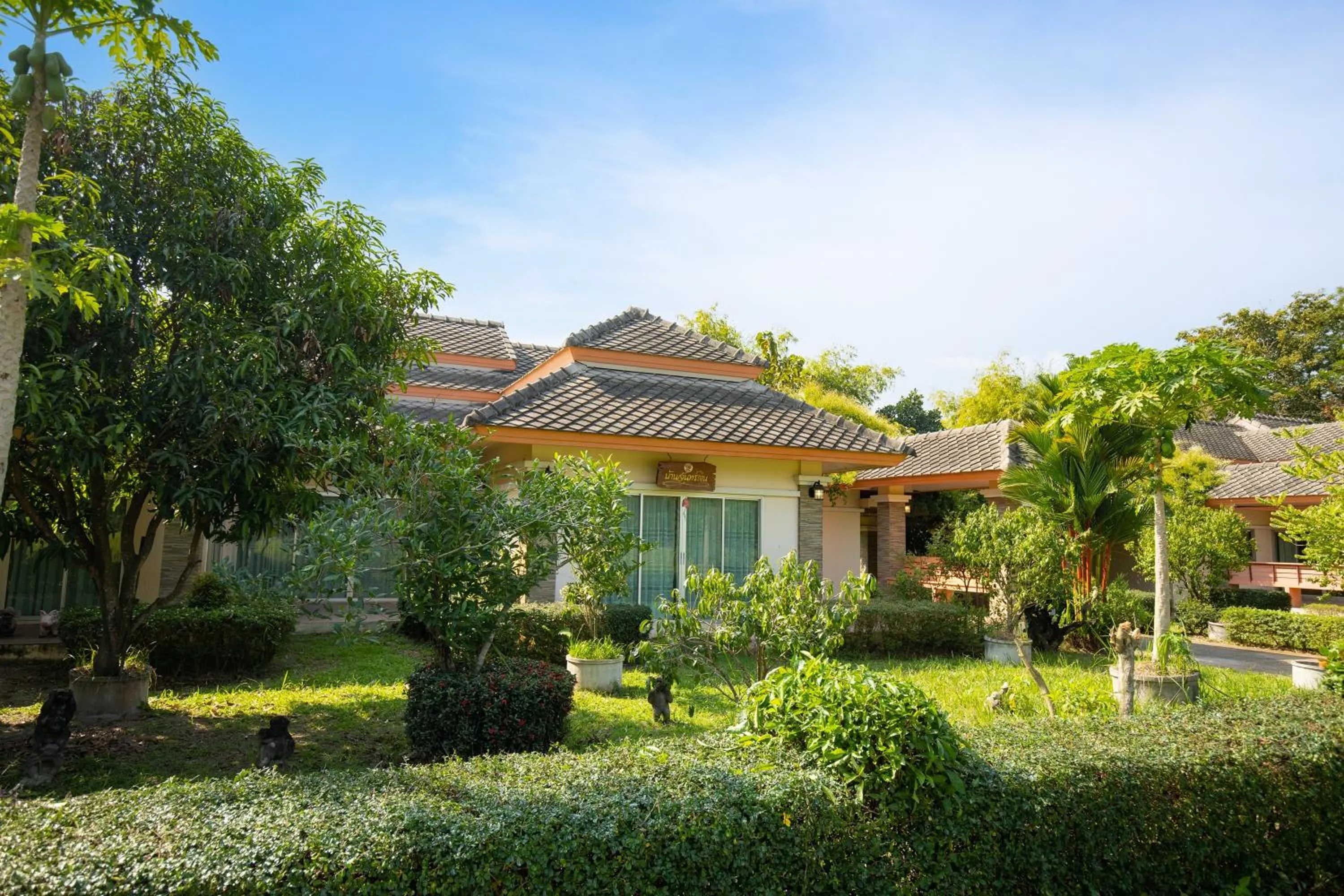 Photo of the whole room in Thara Cholapruek Resort