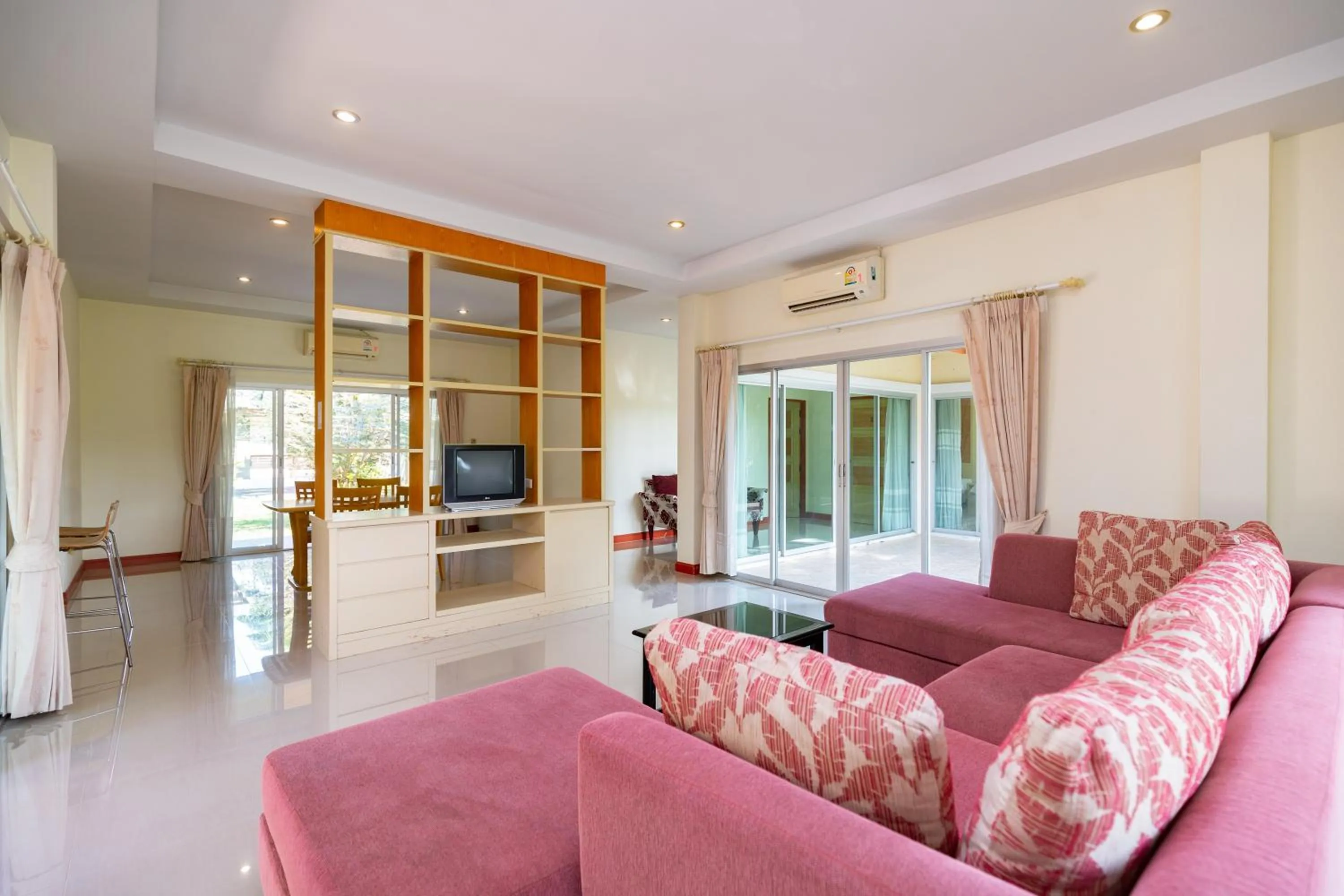 Living room in Thara Cholapruek Resort