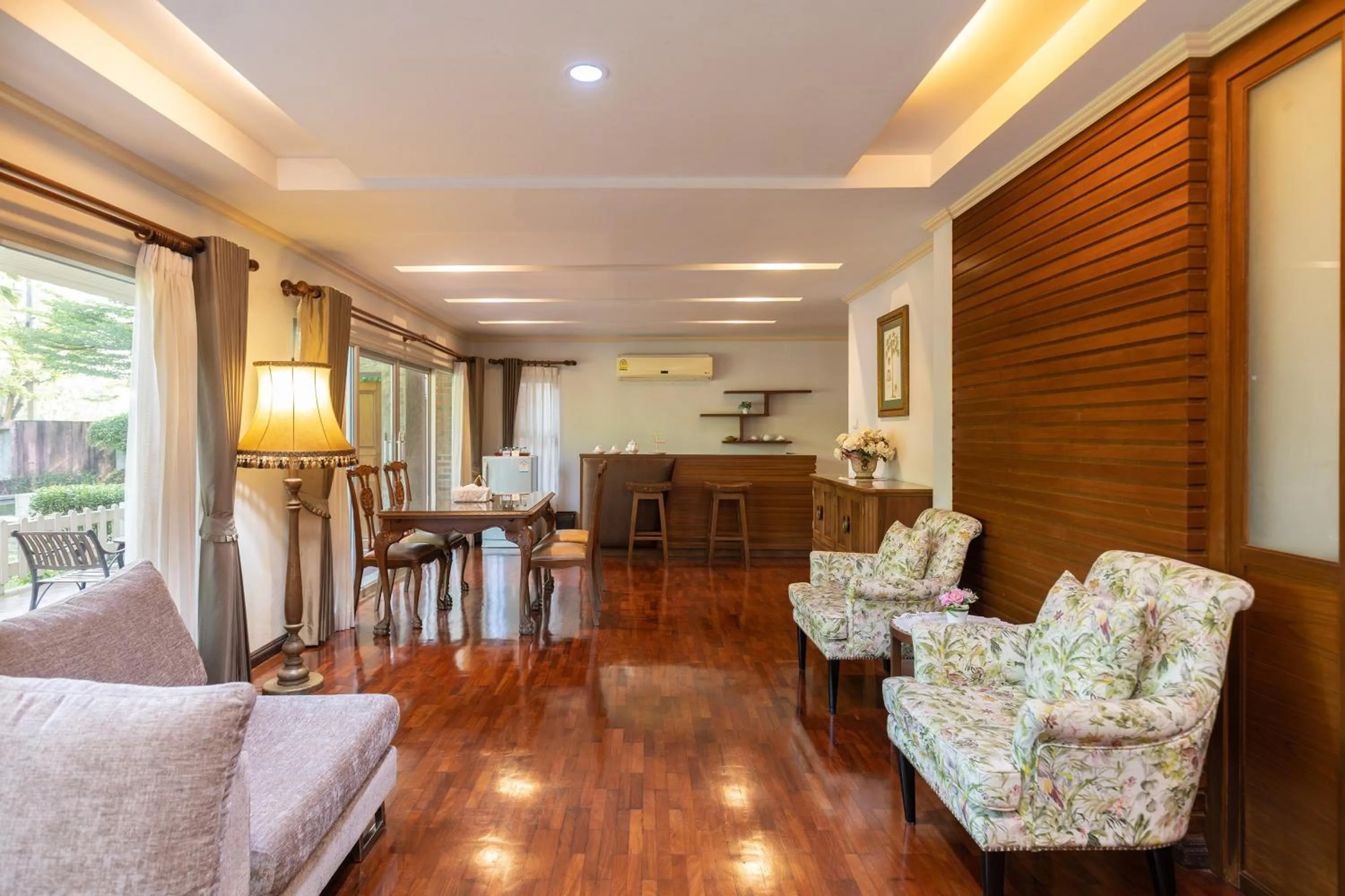 Living room in Thara Cholapruek Resort