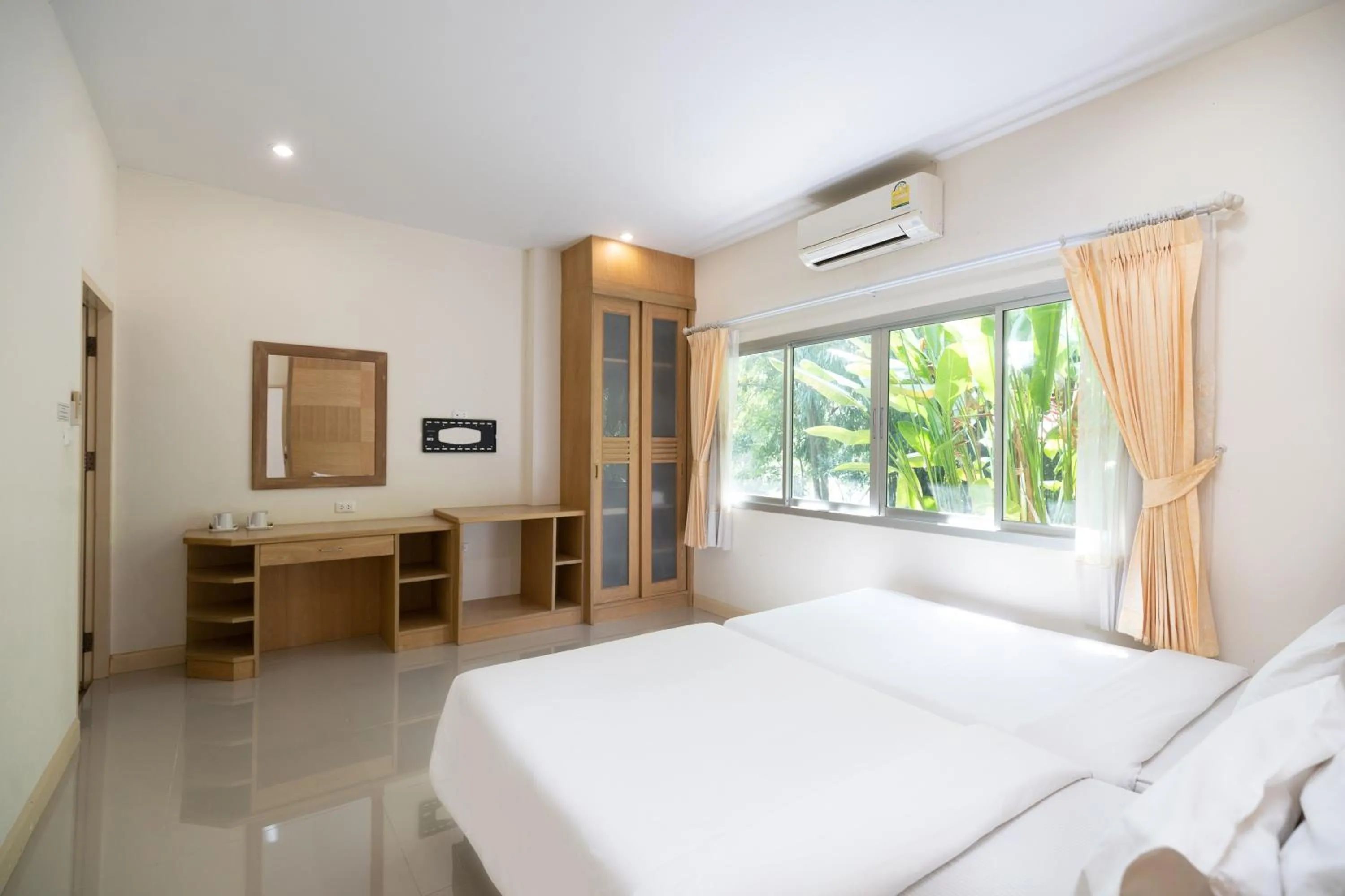 Bedroom, Bed in Thara Cholapruek Resort