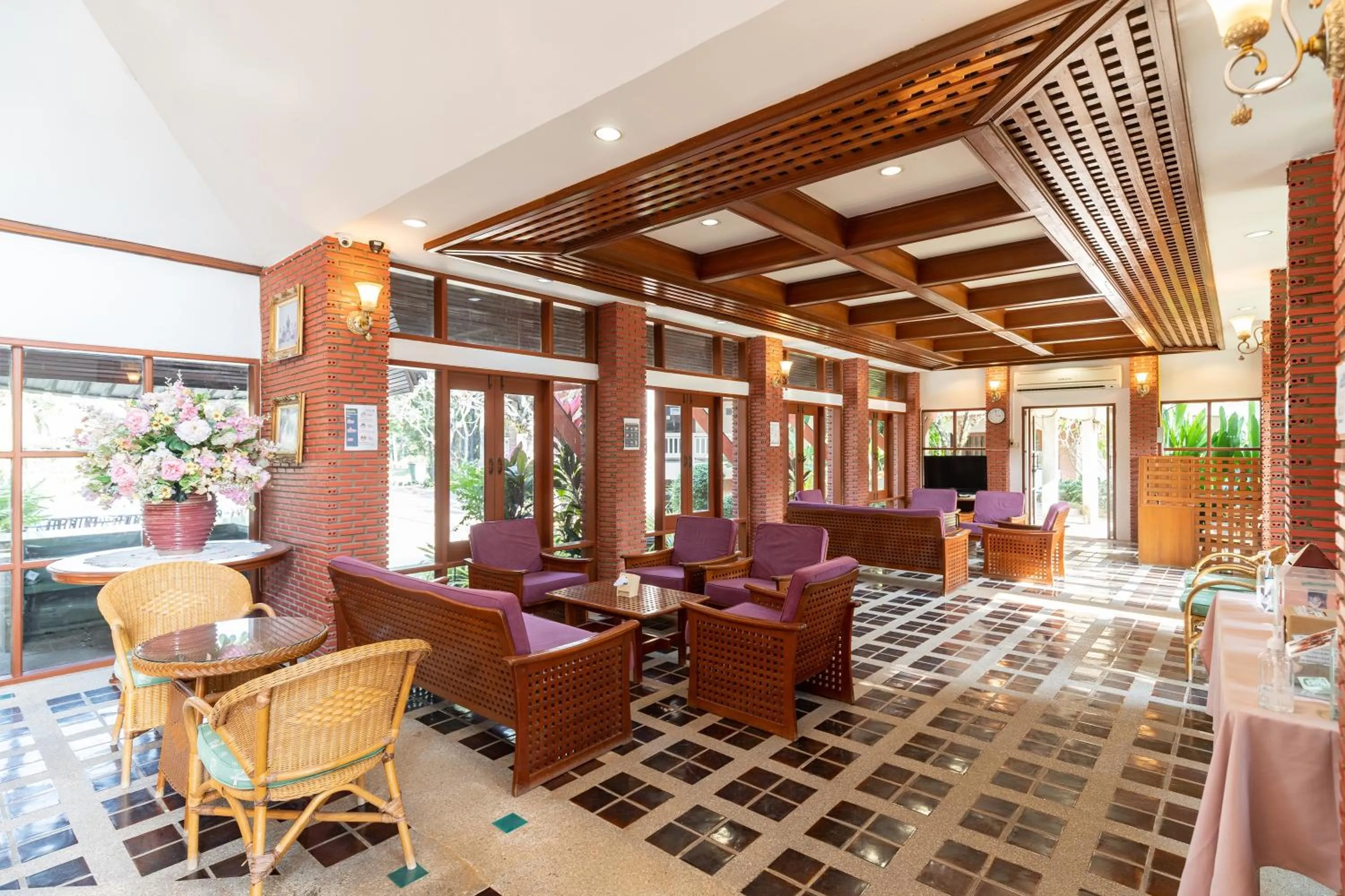 Lobby or reception in Thara Cholapruek Resort