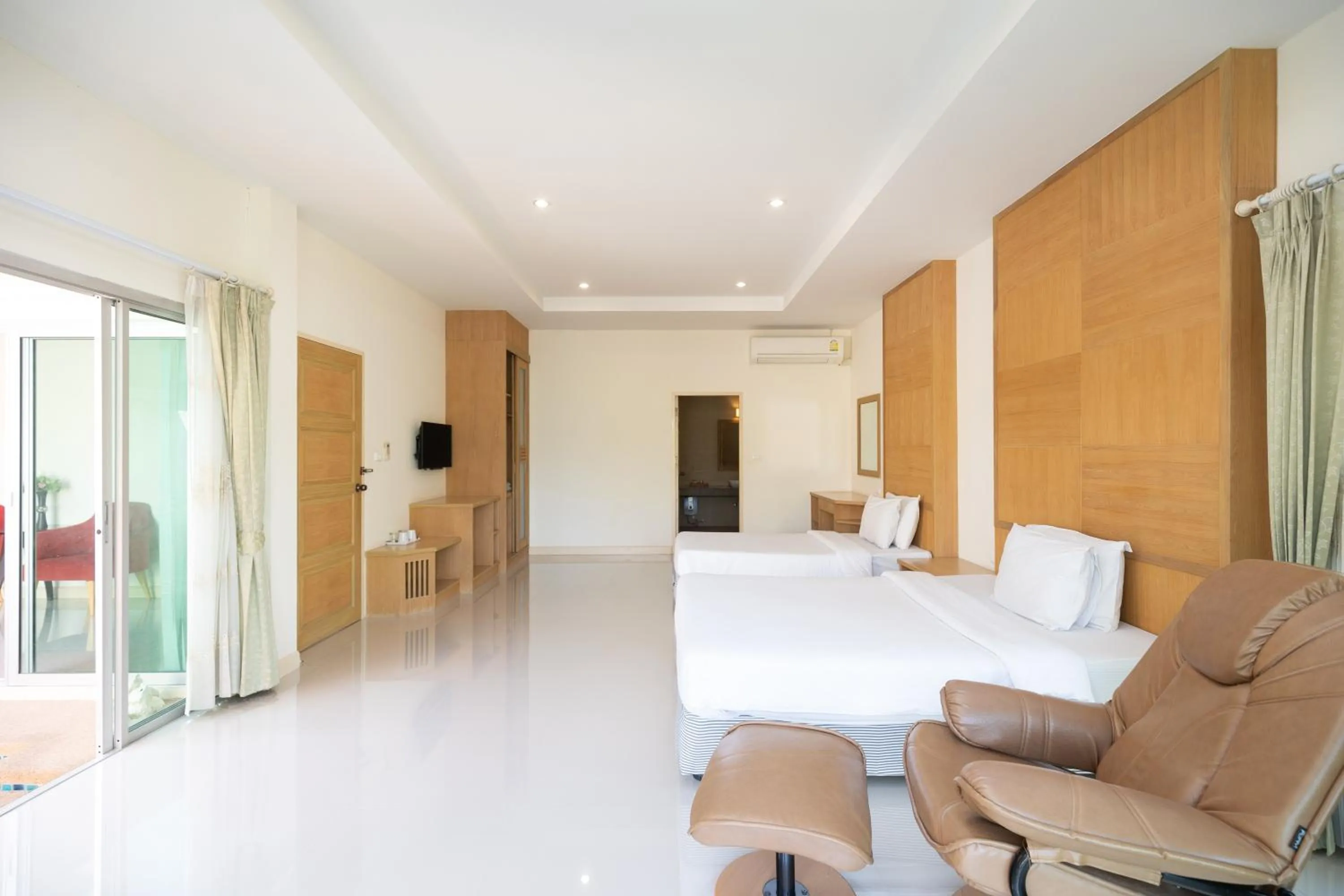 Bedroom, Bed in Thara Cholapruek Resort