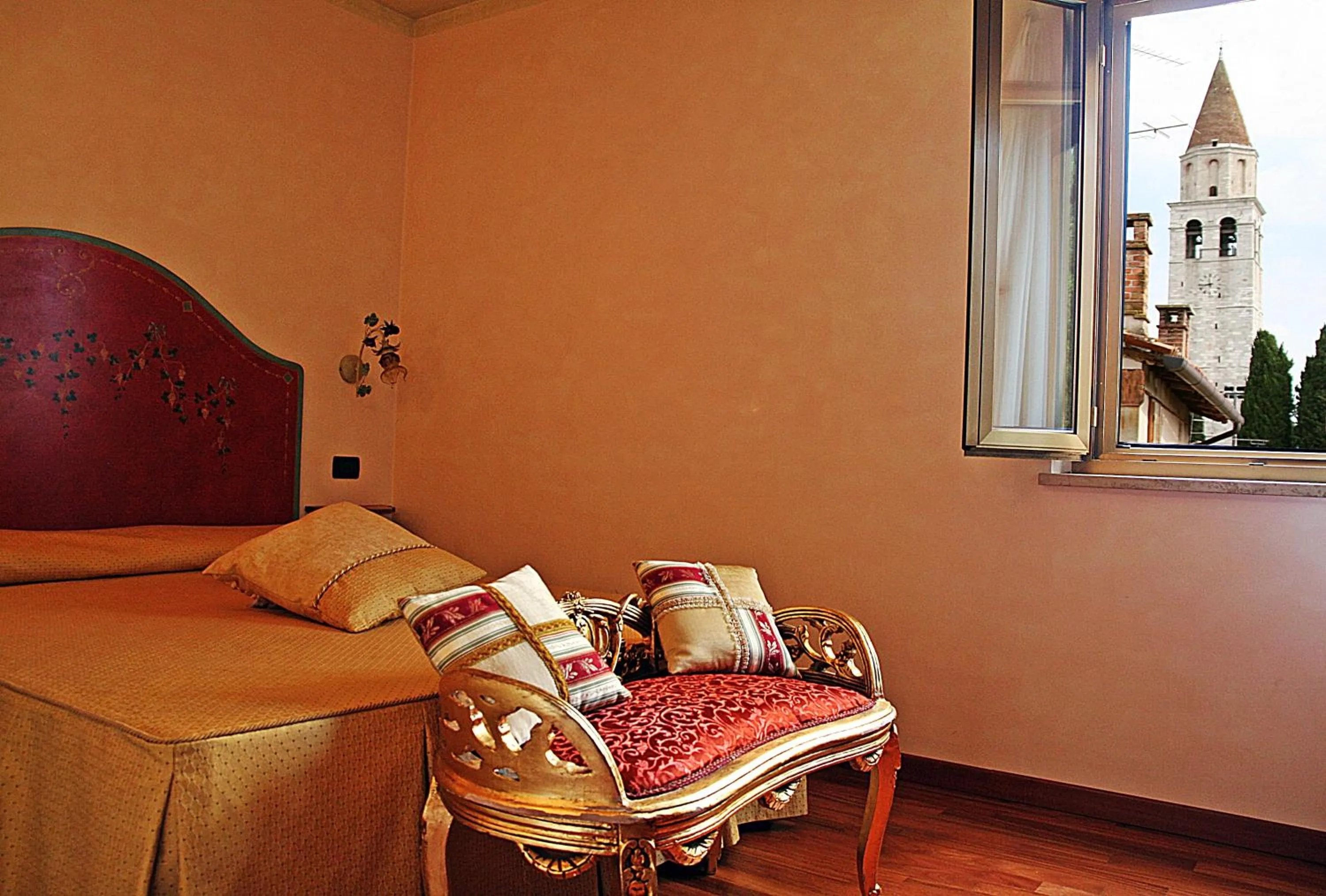 Decorative detail in Hotel Patriarchi