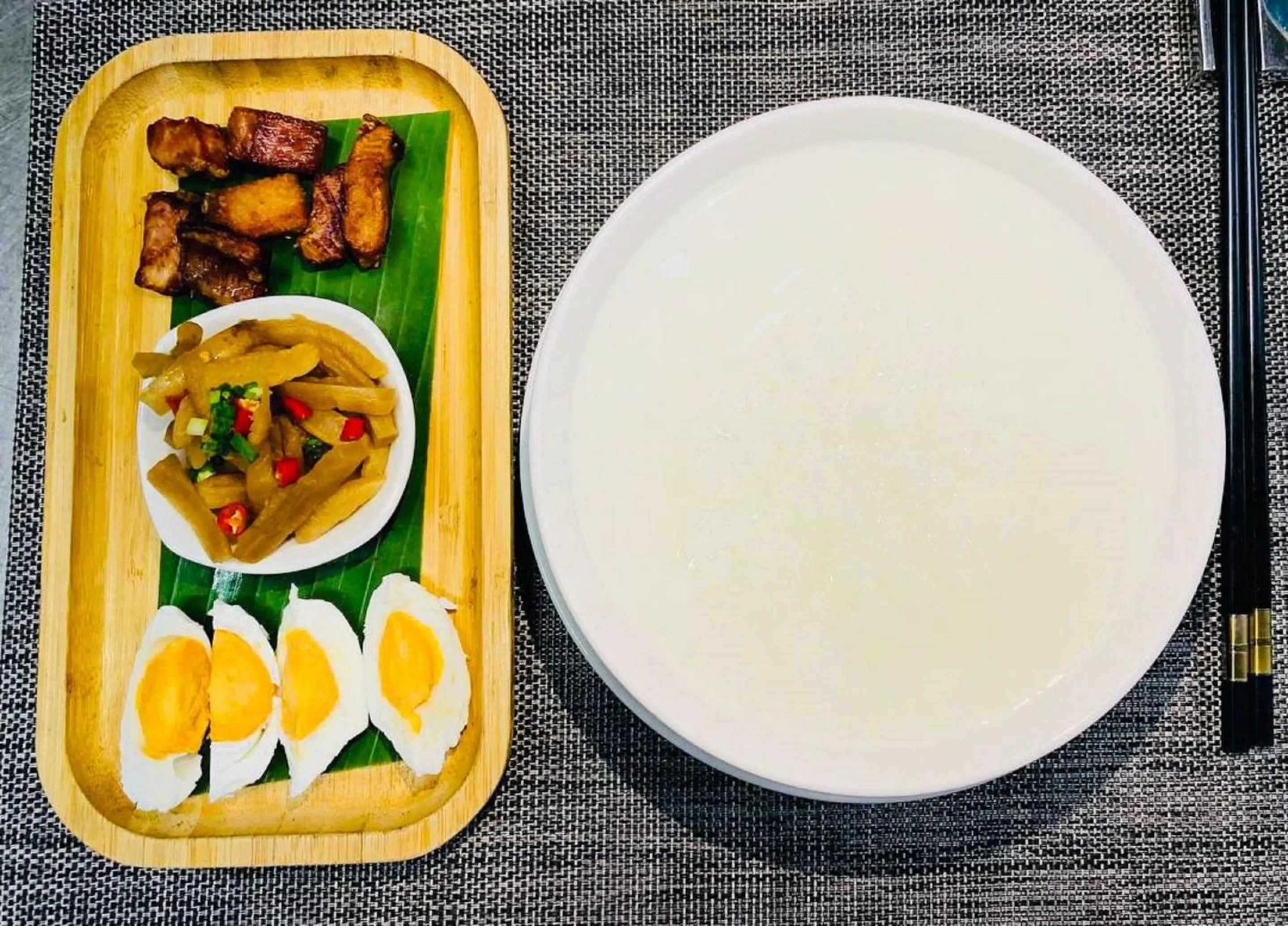 Restaurant/places to eat in V V Hotel Battambang