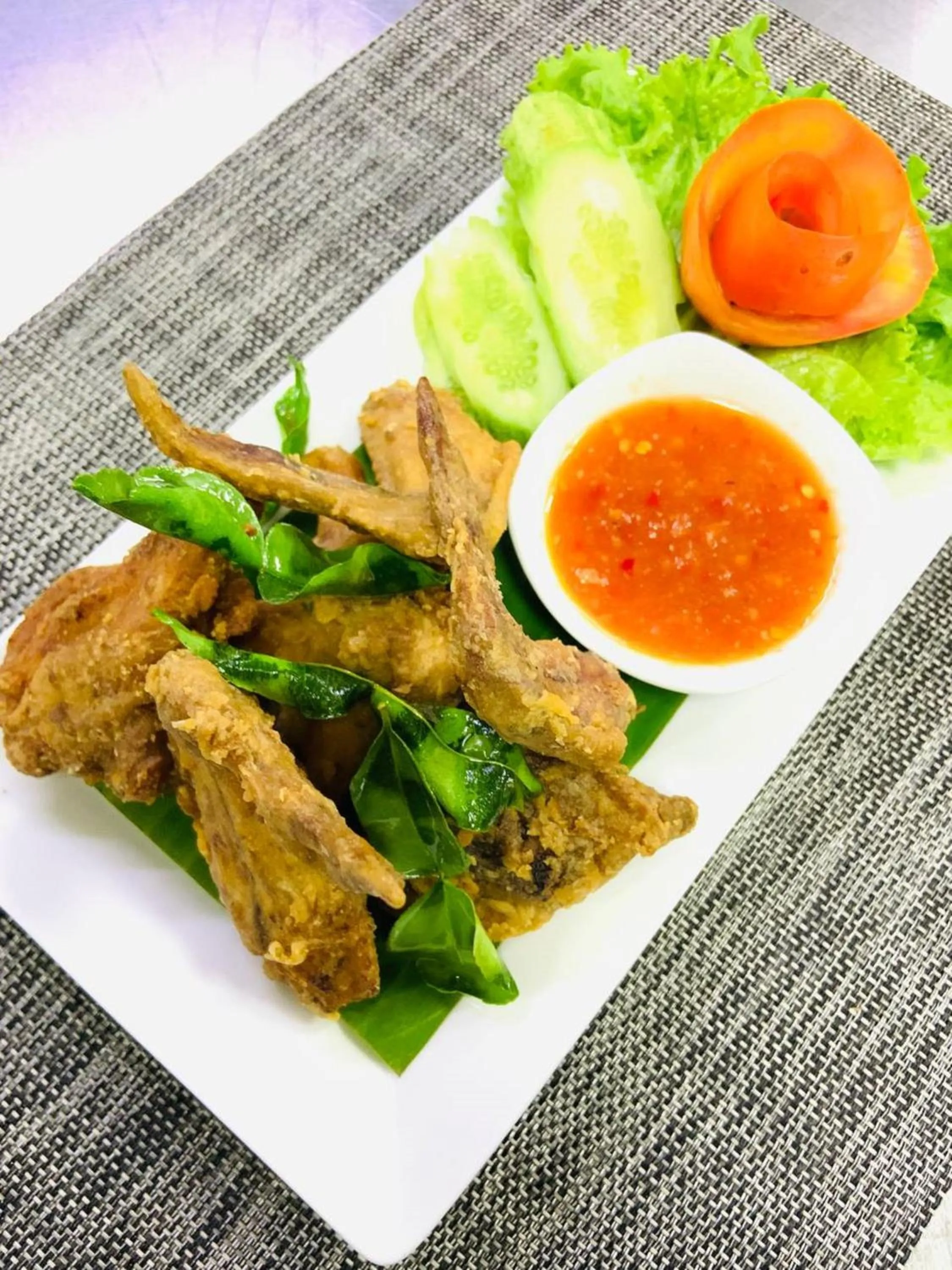 Restaurant/places to eat in V V Hotel Battambang