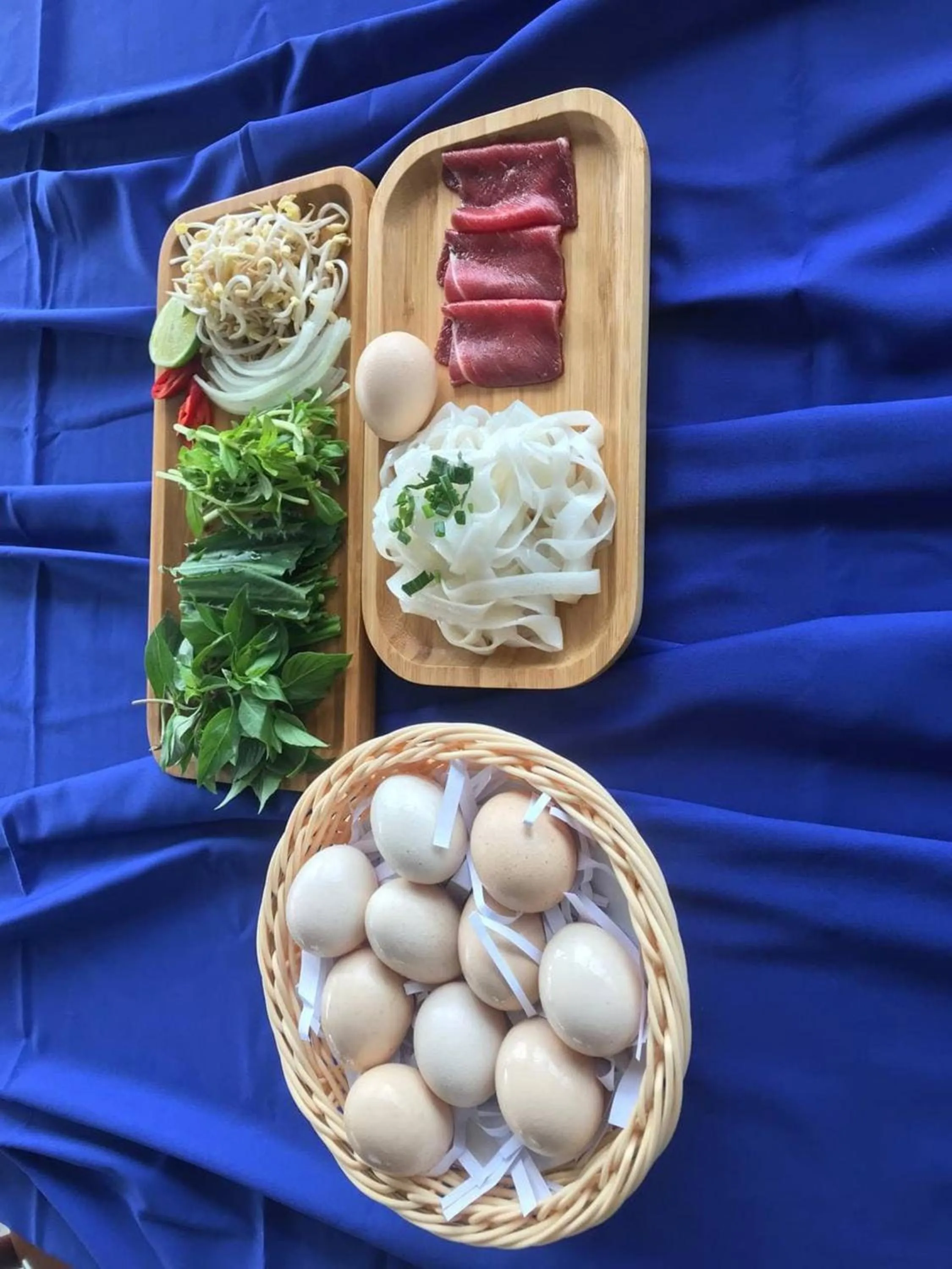 Restaurant/places to eat in V V Hotel Battambang