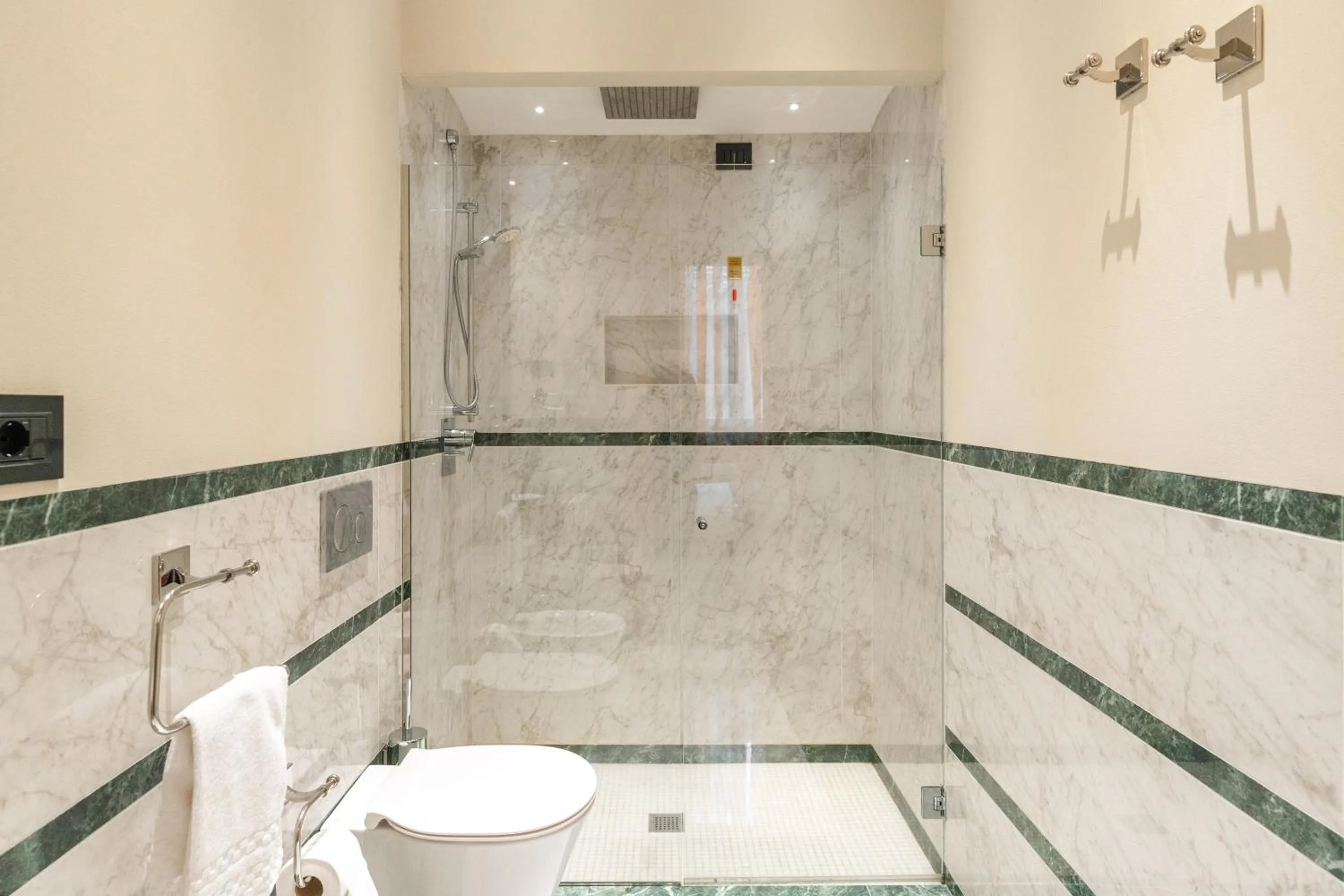 Bathroom in Art Hotel Commercianti