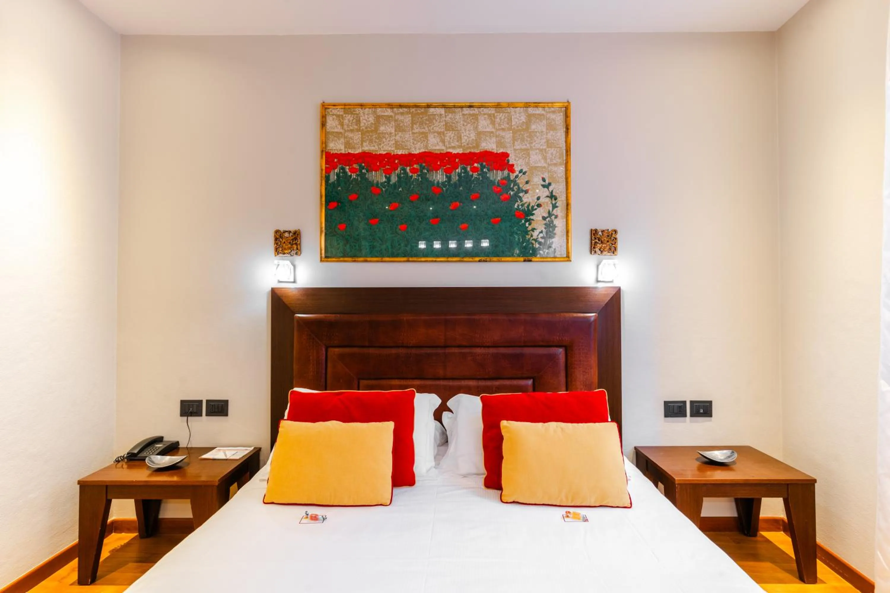 Decorative detail, Bed in Art Hotel Commercianti