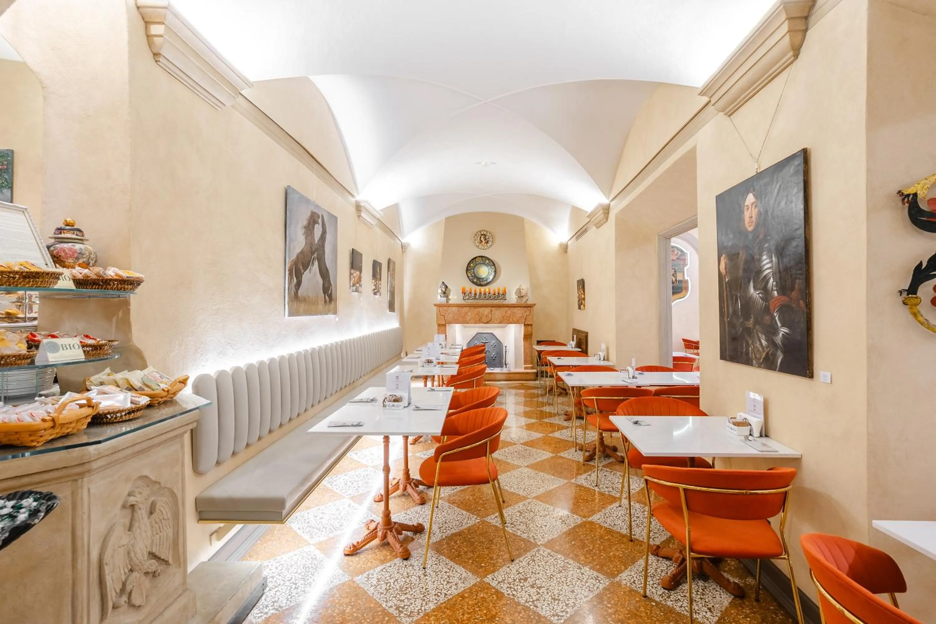 Buffet breakfast in Art Hotel Commercianti