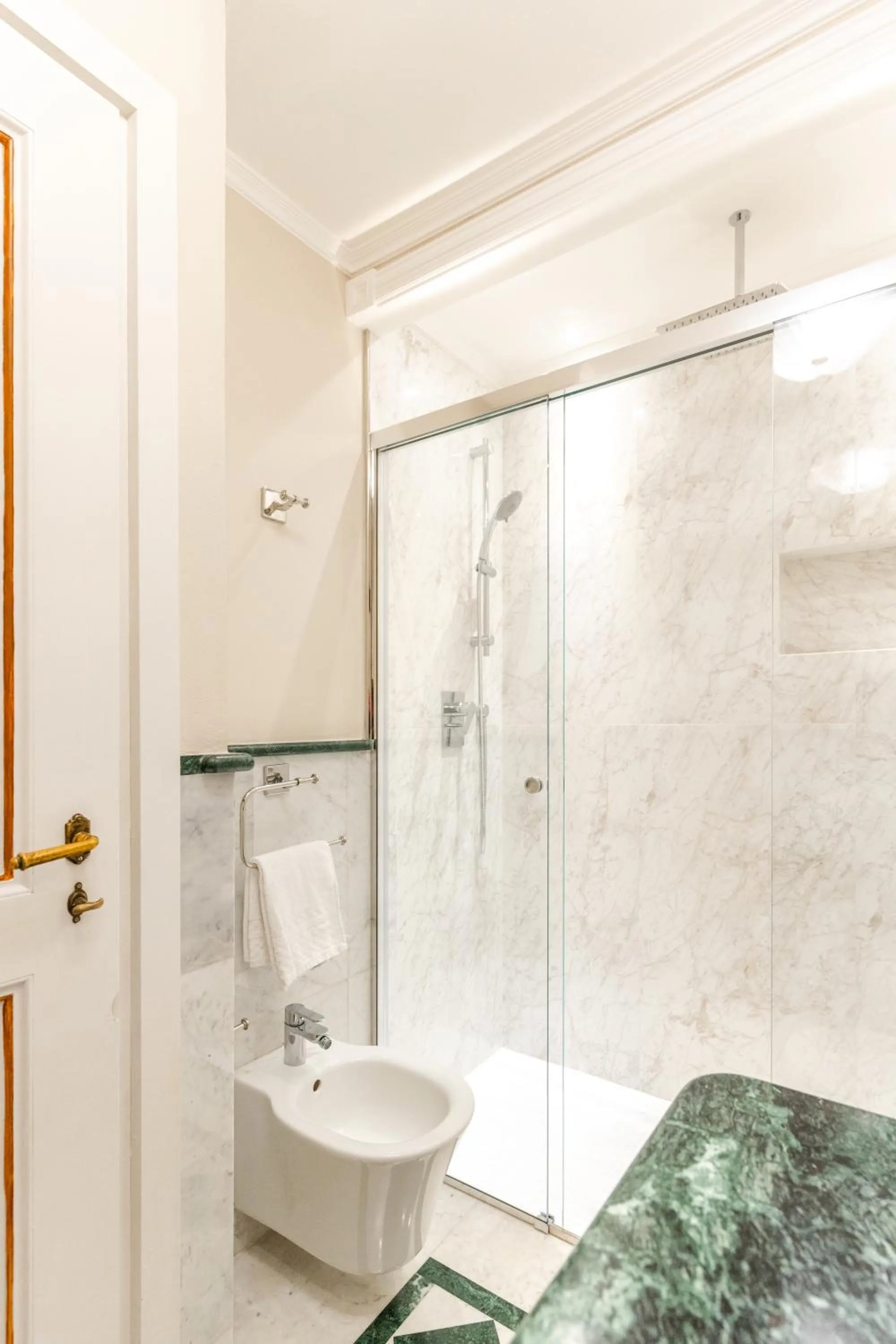 Bathroom in Art Hotel Commercianti