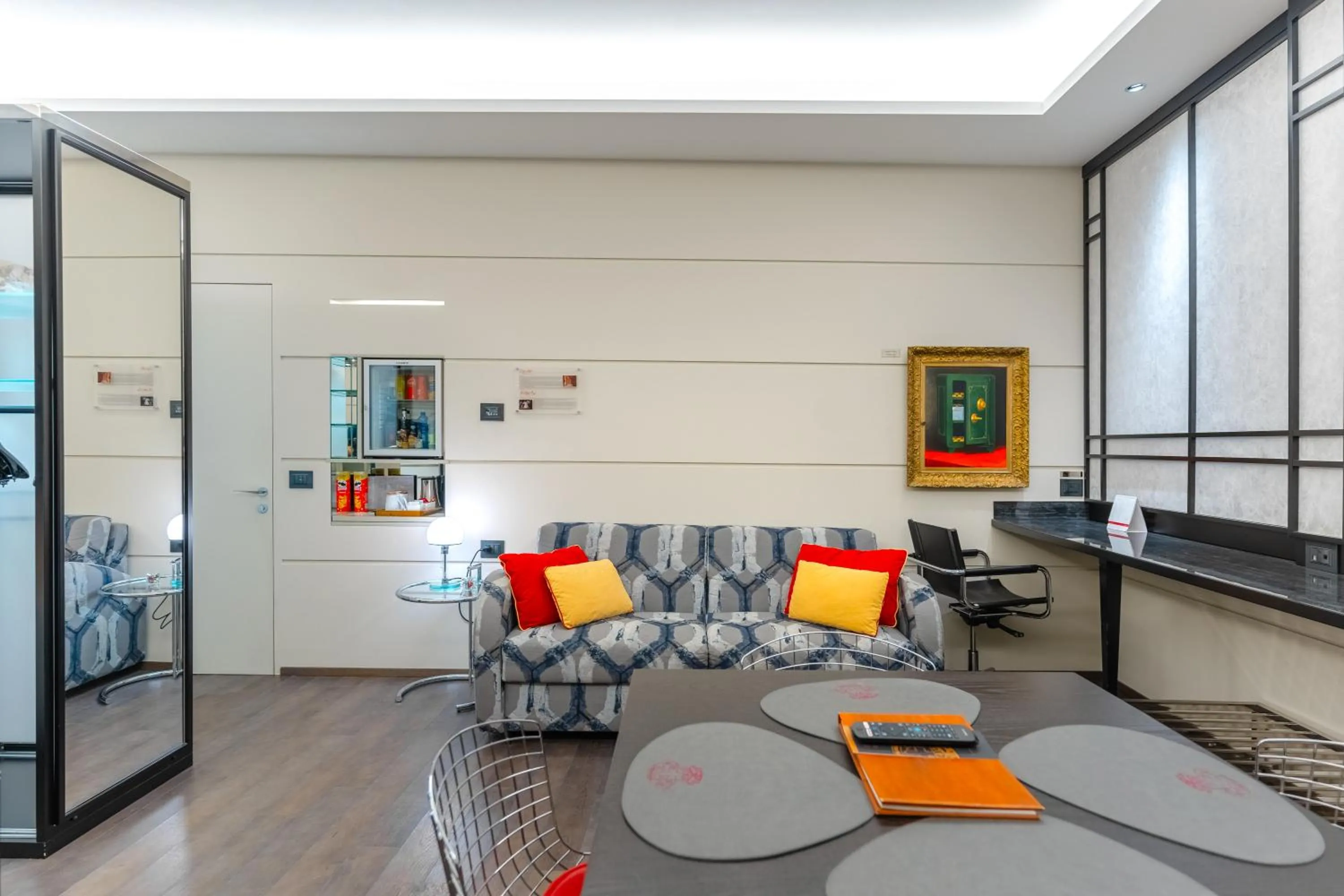 Photo of the whole room in Art Hotel Commercianti