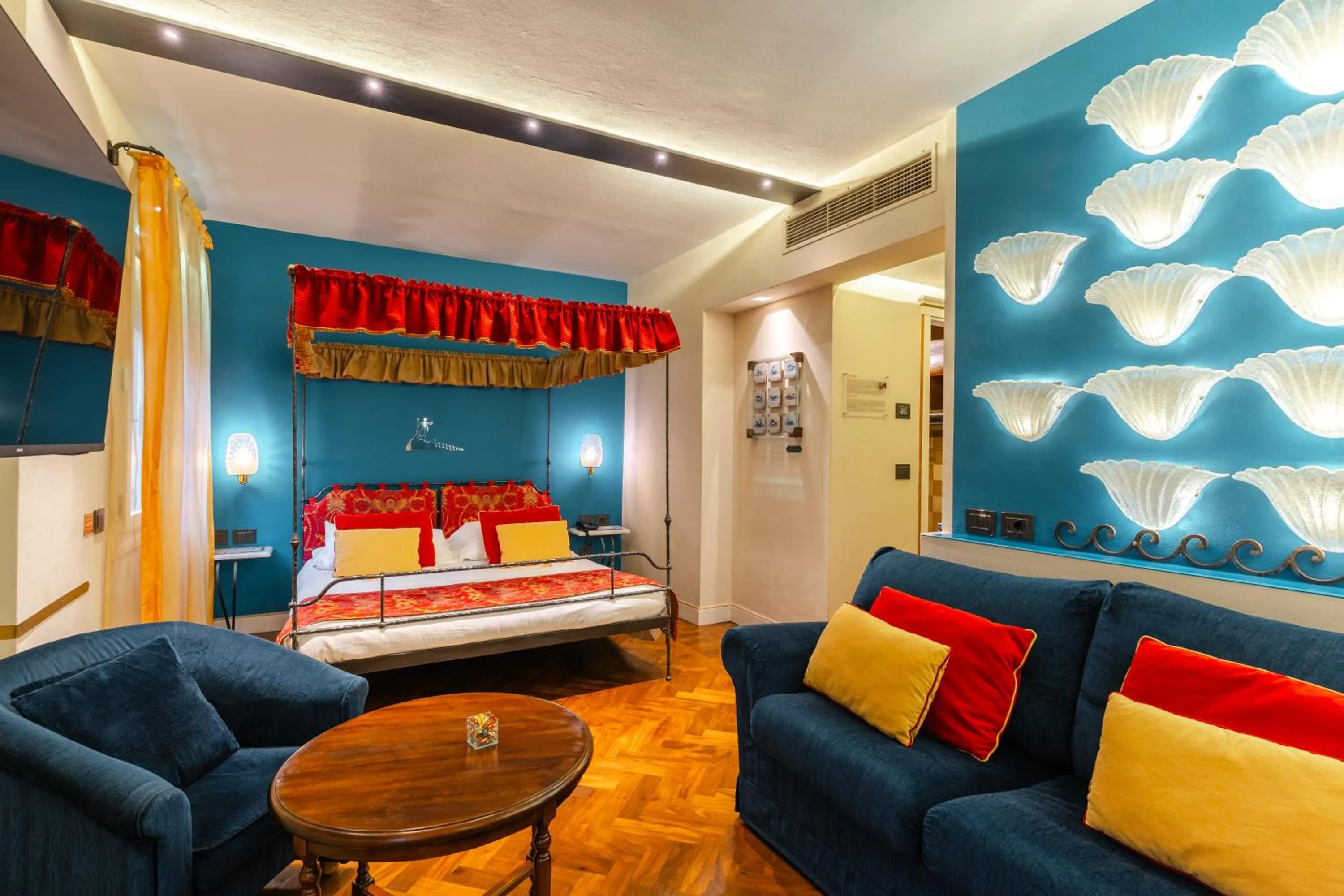 Photo of the whole room, Bed in Art Hotel Commercianti