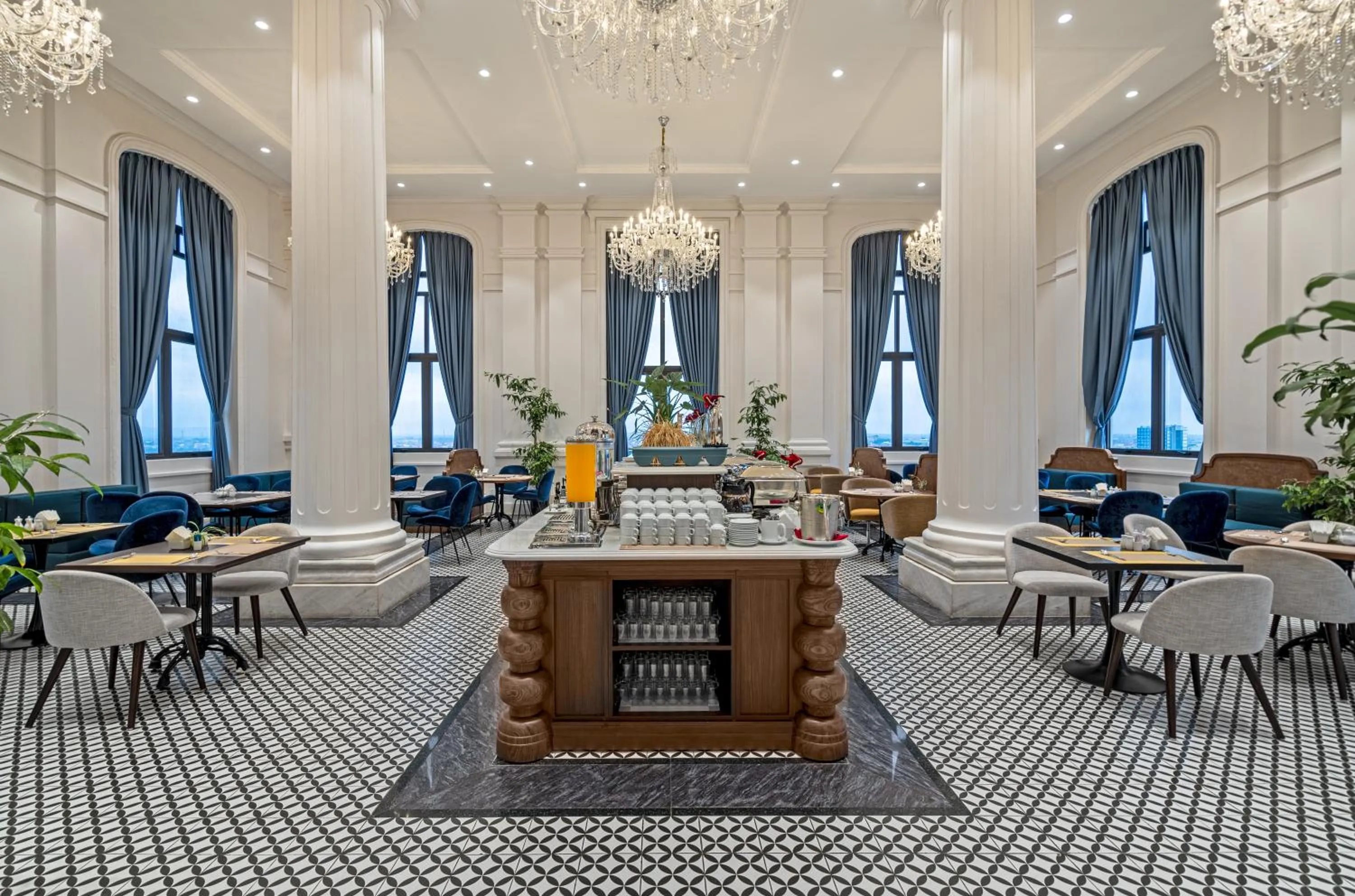 Restaurant/places to eat in Rex Quang Binh Hotel